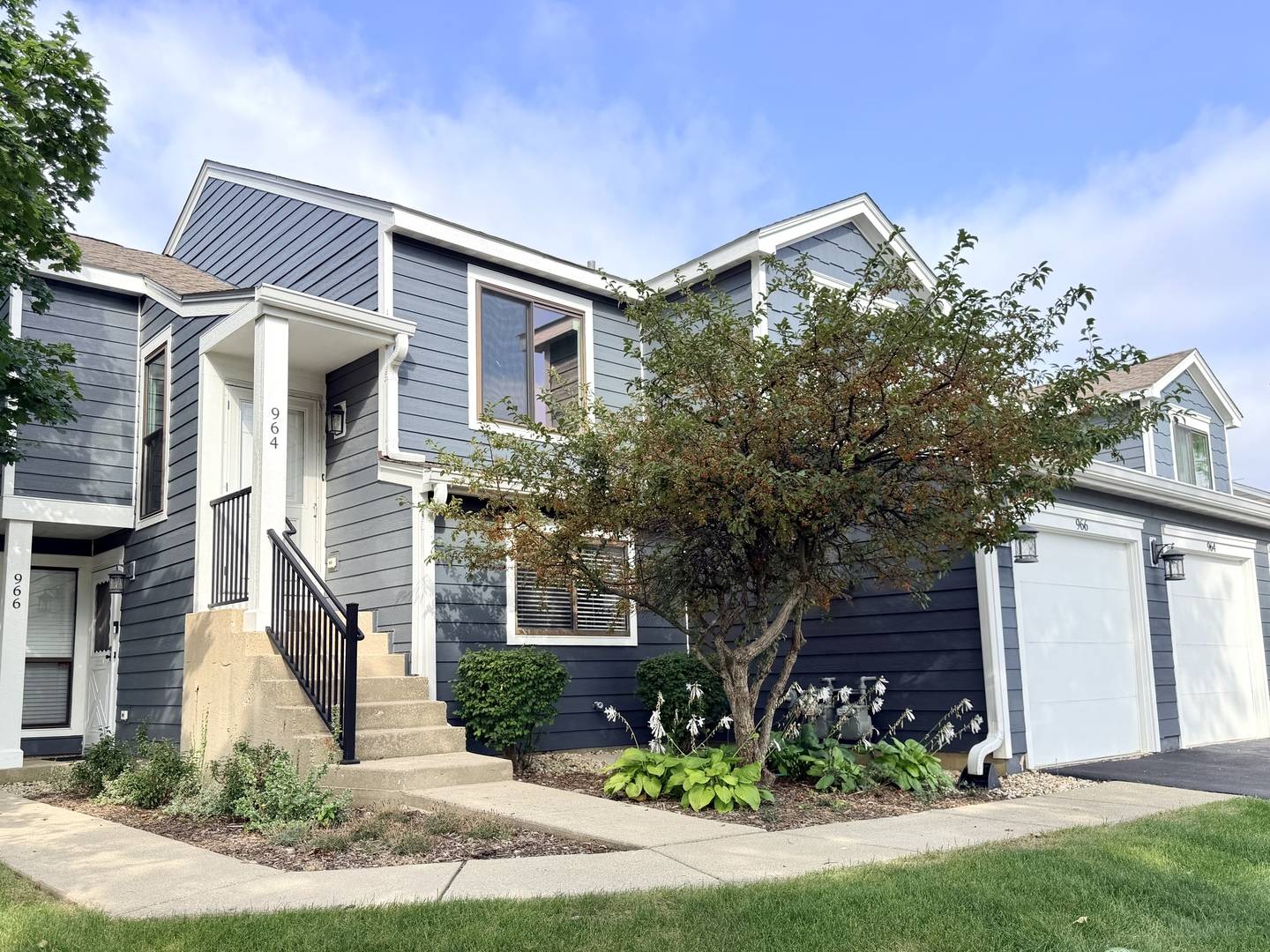 964 Brunswick CIR #-, Schaumburg, IL 60193