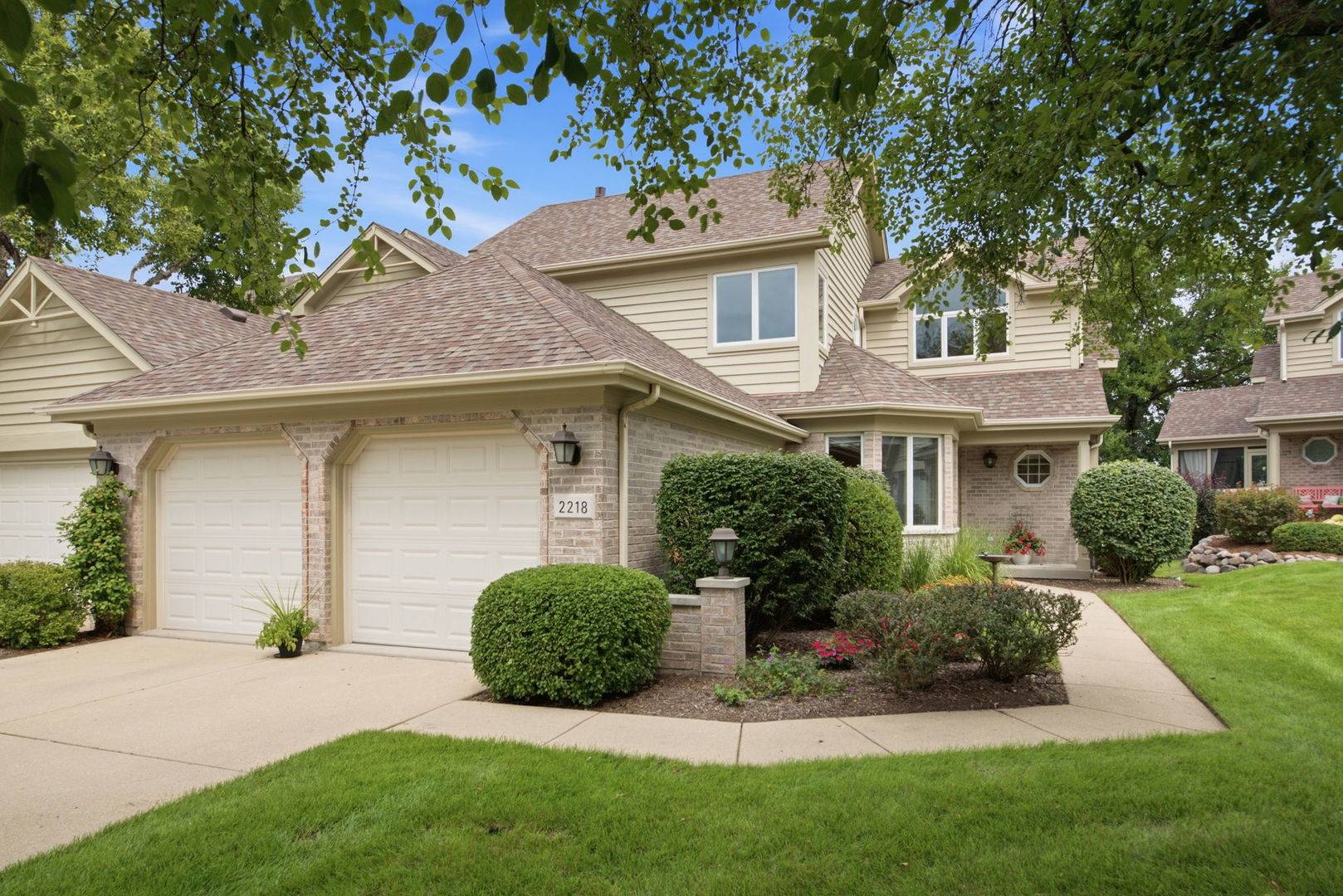 2218 Tamarack DR, Downers Grove, IL 60515
