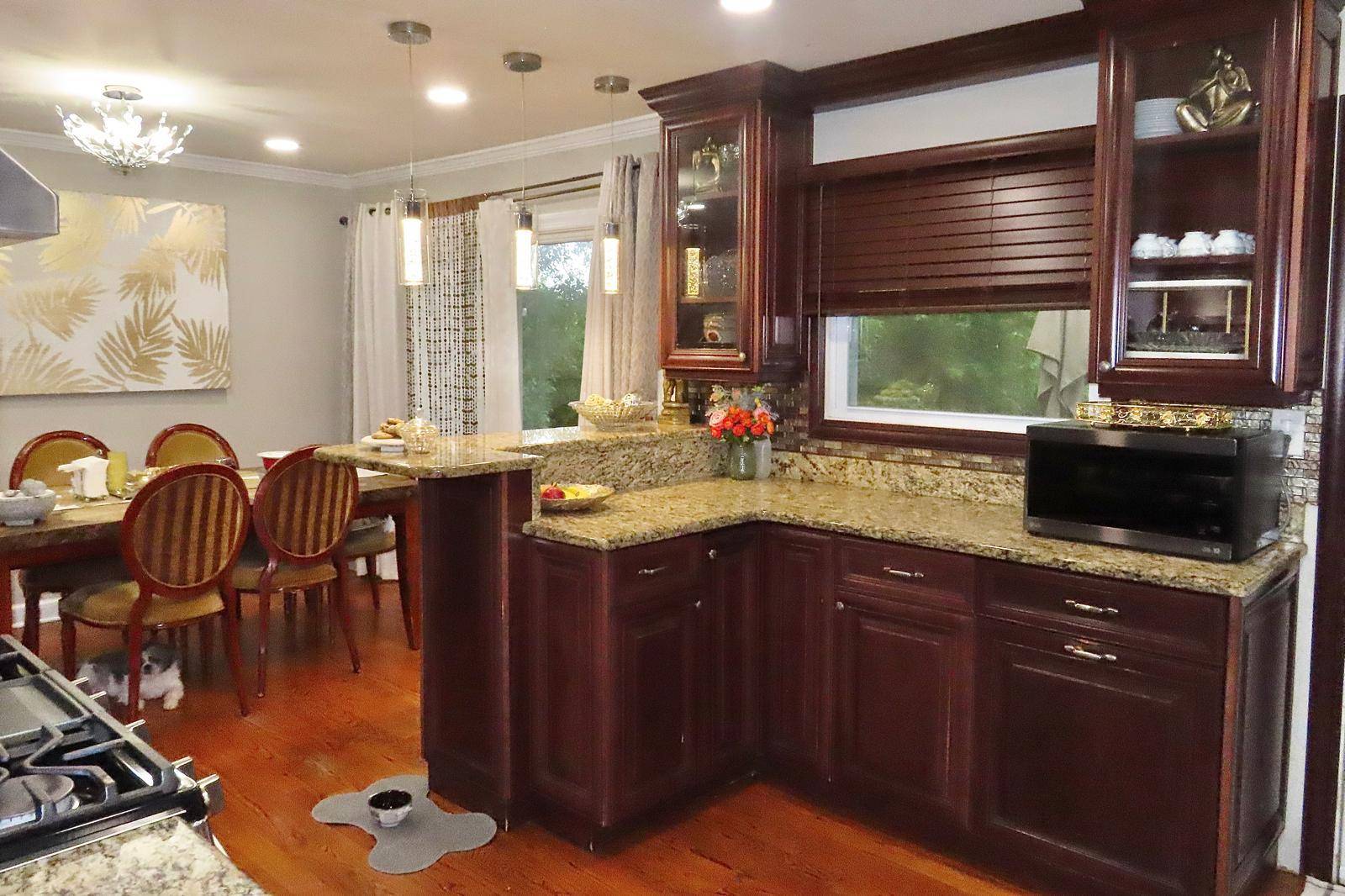 36 Red Haw LN, Lake Zurich, IL 60047