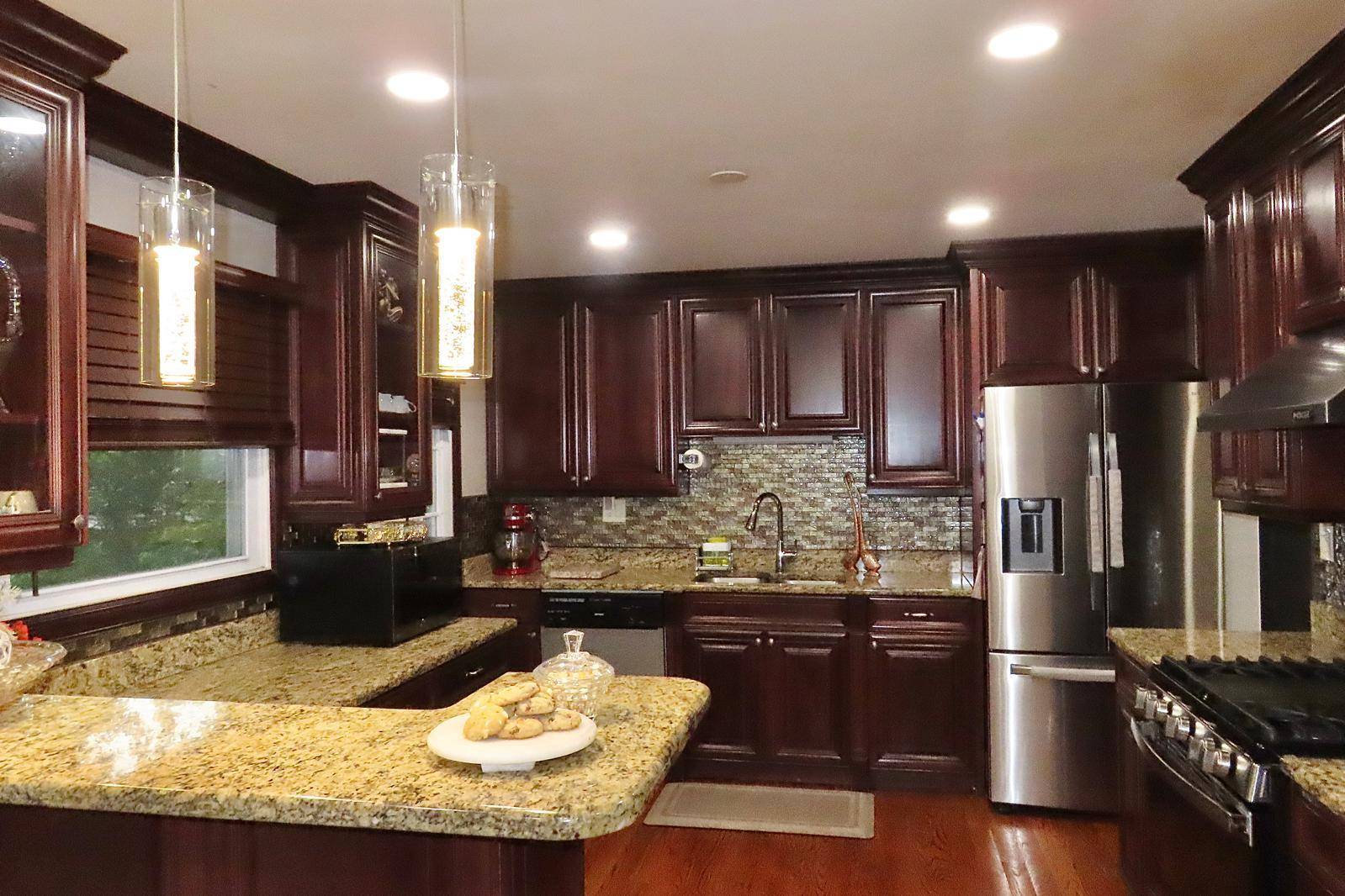 36 Red Haw LN, Lake Zurich, IL 60047