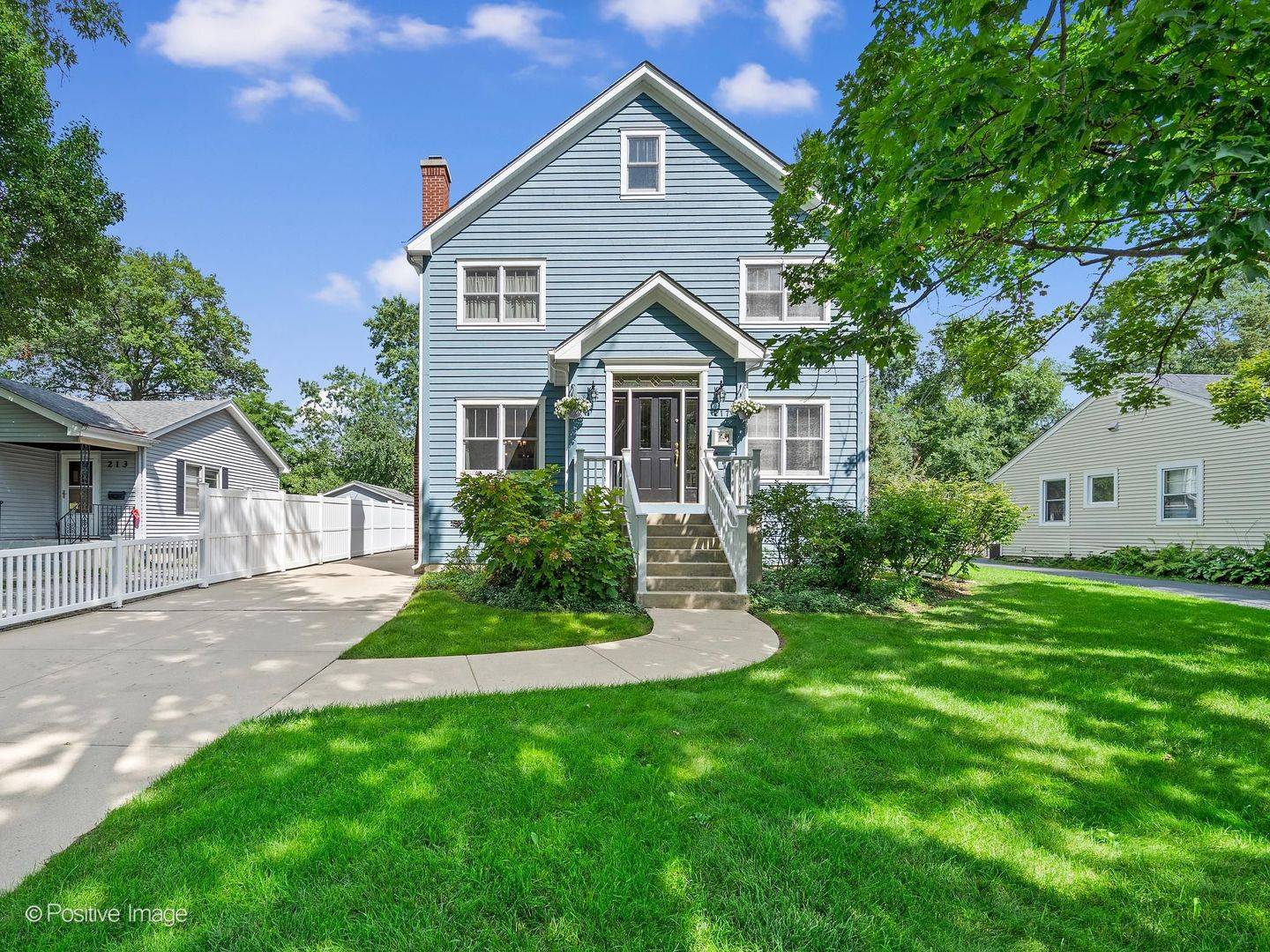 217 S Summit ST, Wheaton, IL 60187