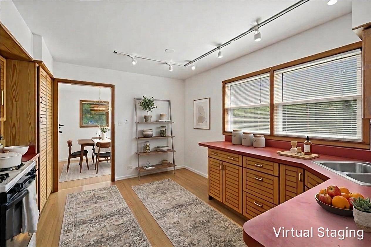 921 Wilmot RD, Deerfield, IL 60015