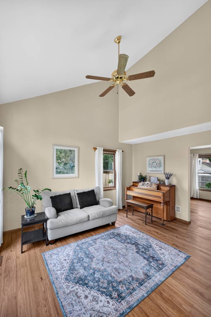1621 Fox Field DR, Belvidere, IL 61008