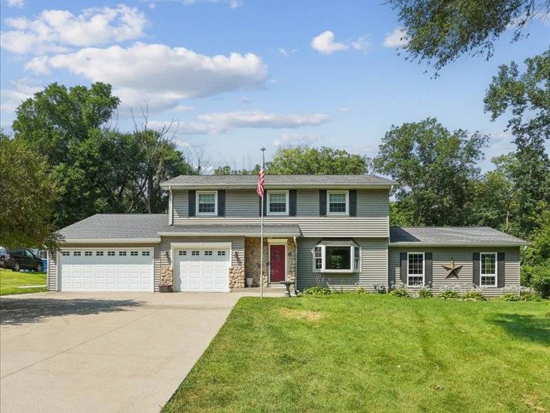 2260 Kingsbury DR, East Moline, IL 61244