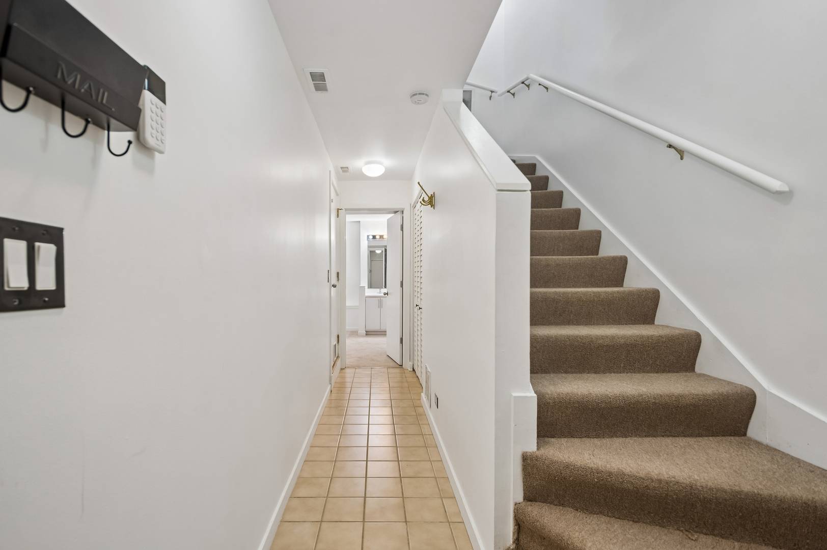 1007 E 61st ST, Chicago, IL 60637