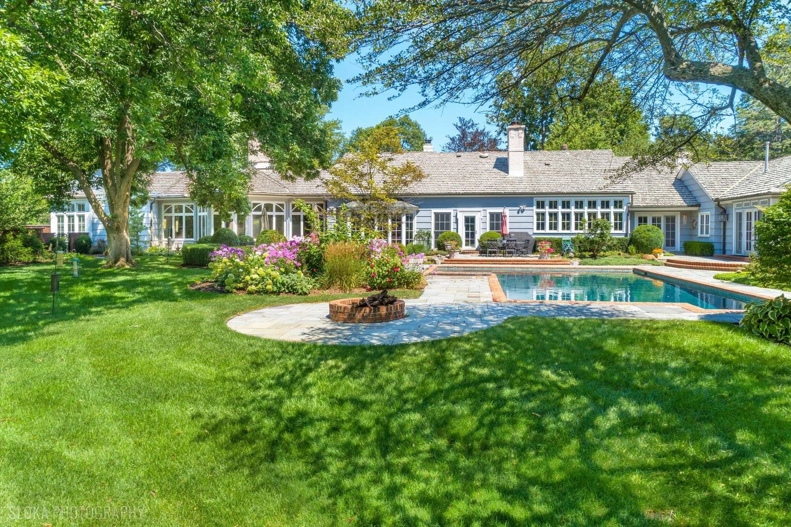 373 W County Line RD, Barrington Hills, IL 60010
