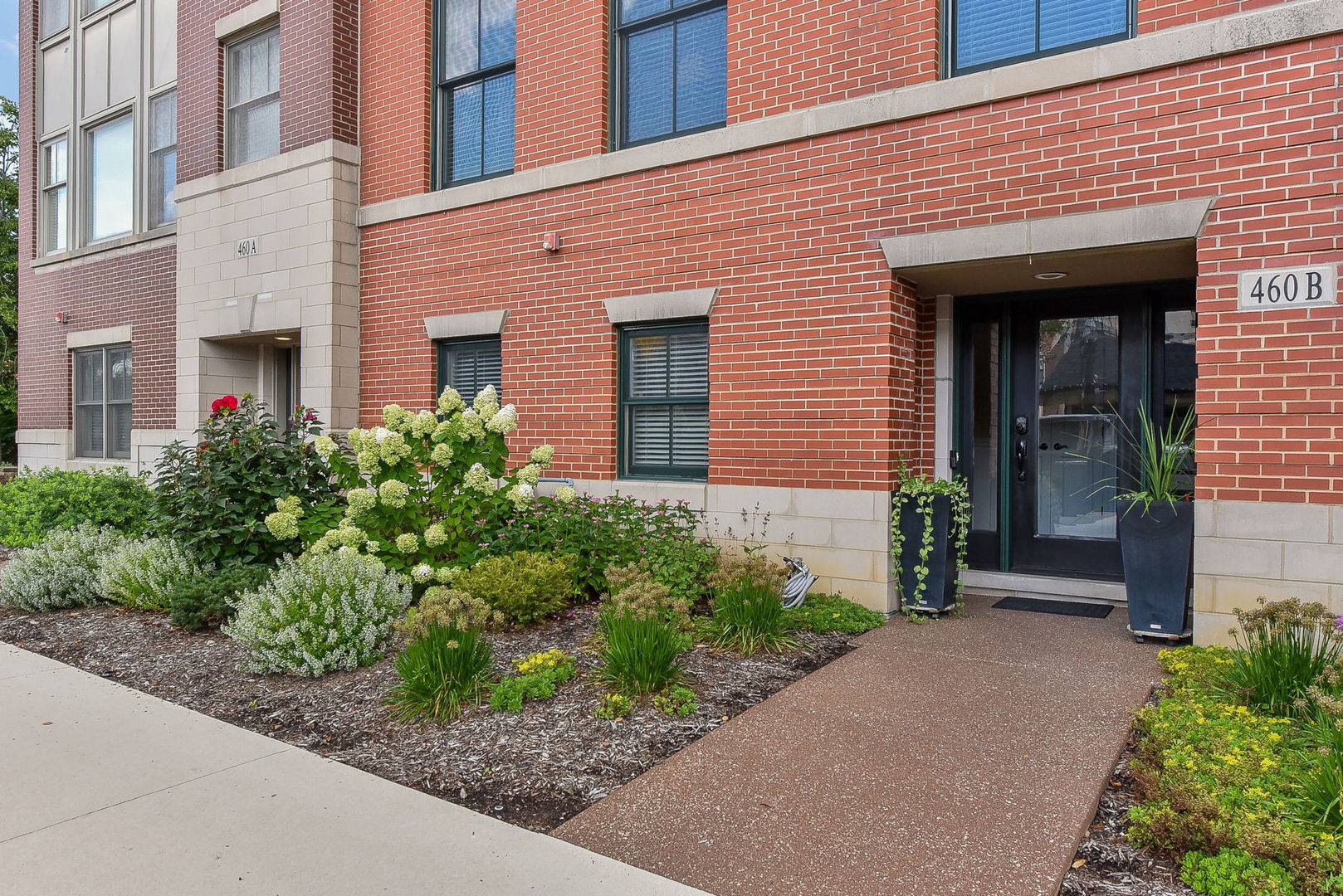 460 Pennsylvania AVE #B, Glen Ellyn, IL 60137