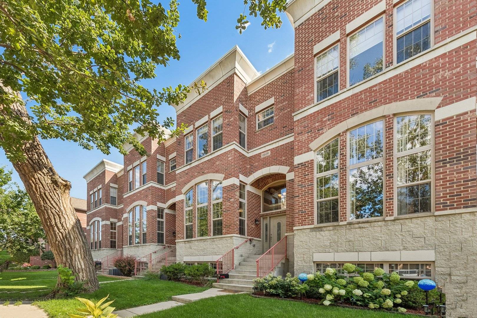 6619 W 64th PL, Chicago, IL 60638