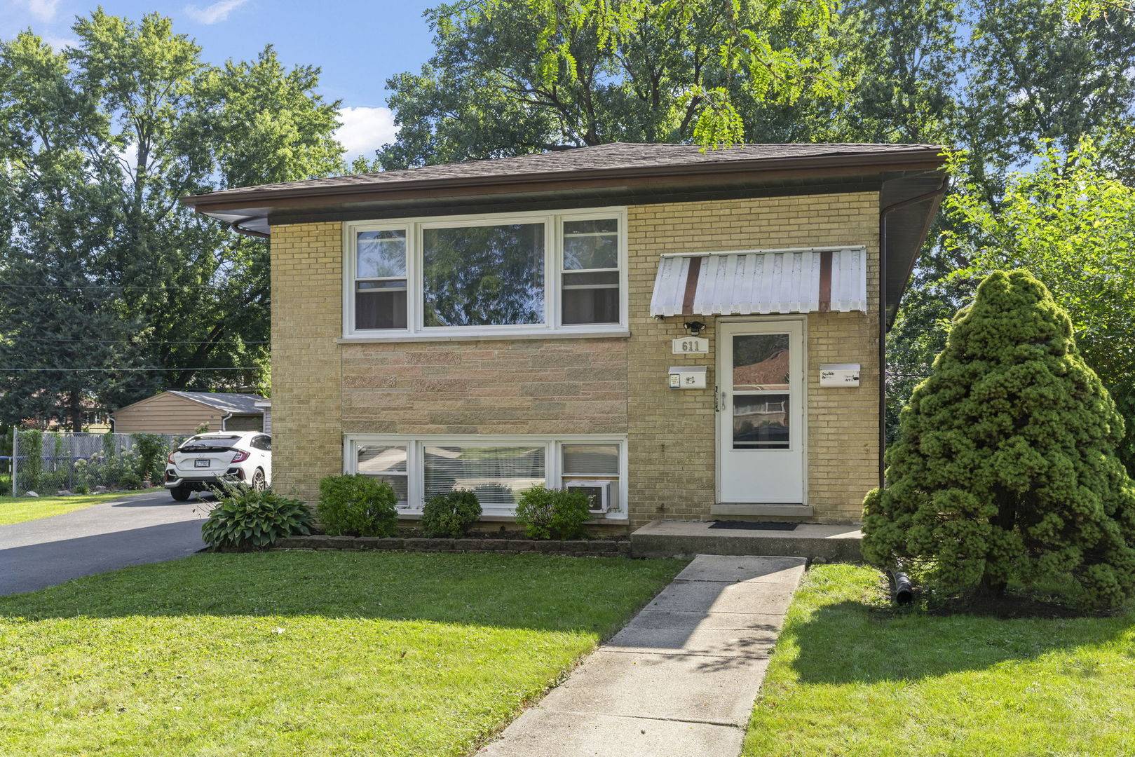 611 N Lullo DR, Addison, IL 60101