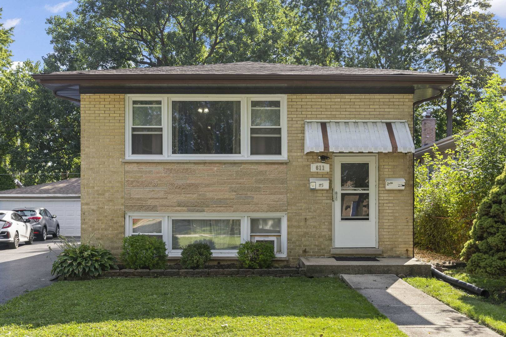 611 N Lullo DR, Addison, IL 60101