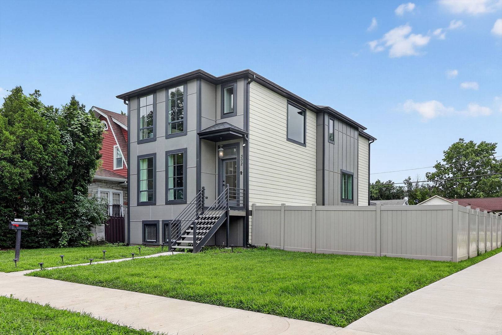 302 S 7th AVE, Maywood, IL 60153