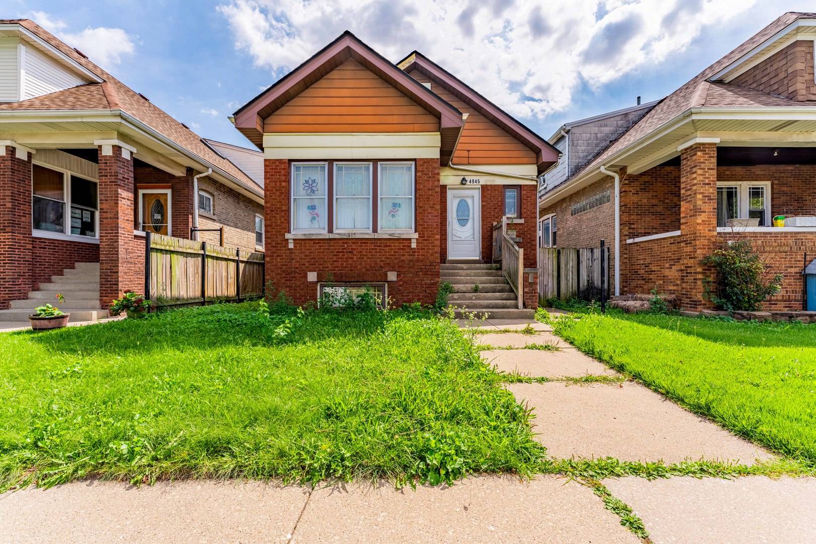 4945 W WOLFRAM ST, Chicago, IL 60641