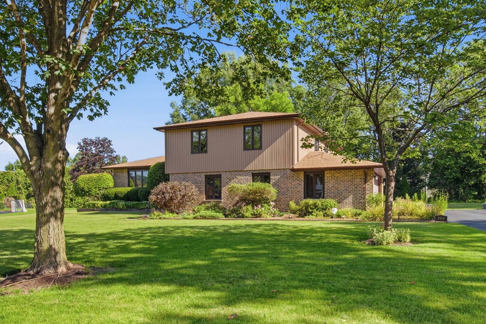 900 Saint Andrews WAY, Frankfort, IL 60423
