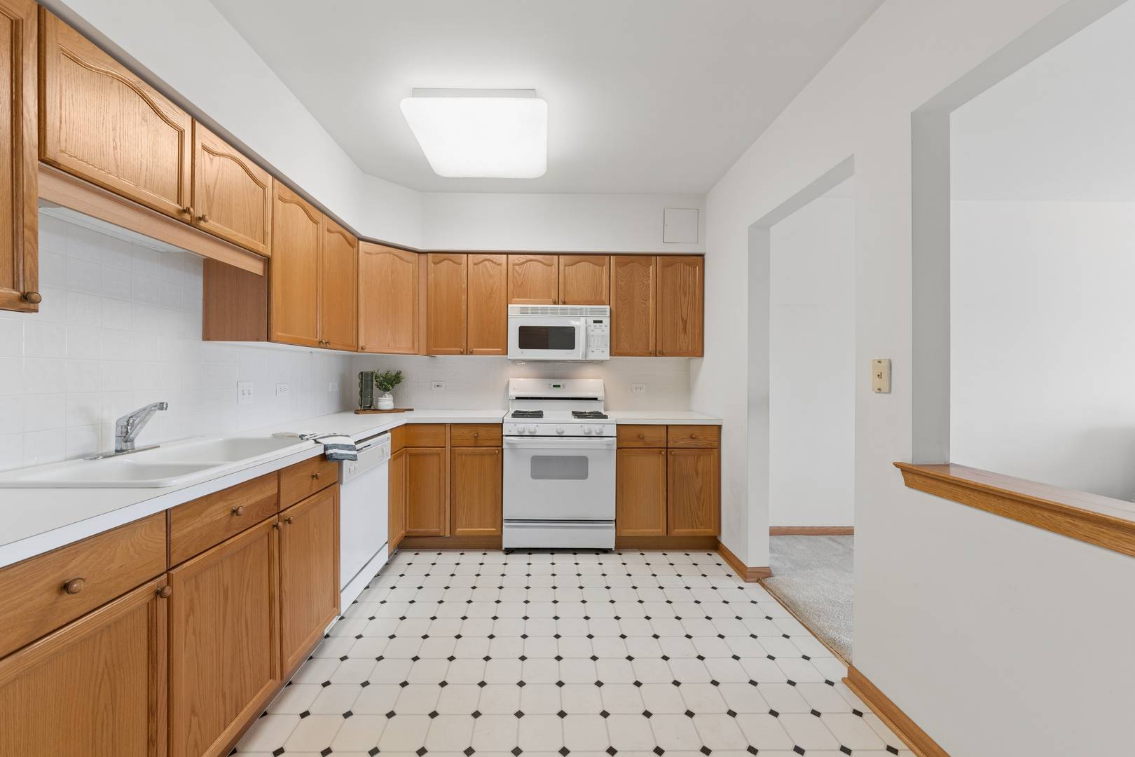 455 W Front ST #501, Wheaton, IL 60187