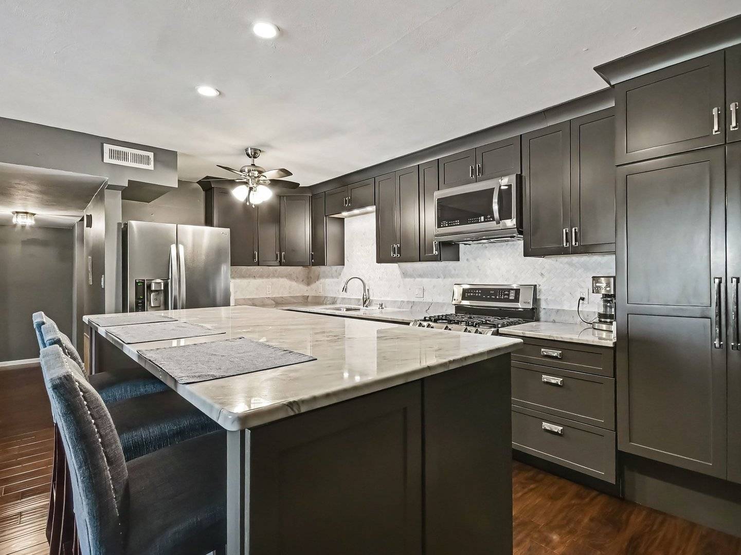 9840 S Pulaski RD #314, Oak Lawn, IL 60453