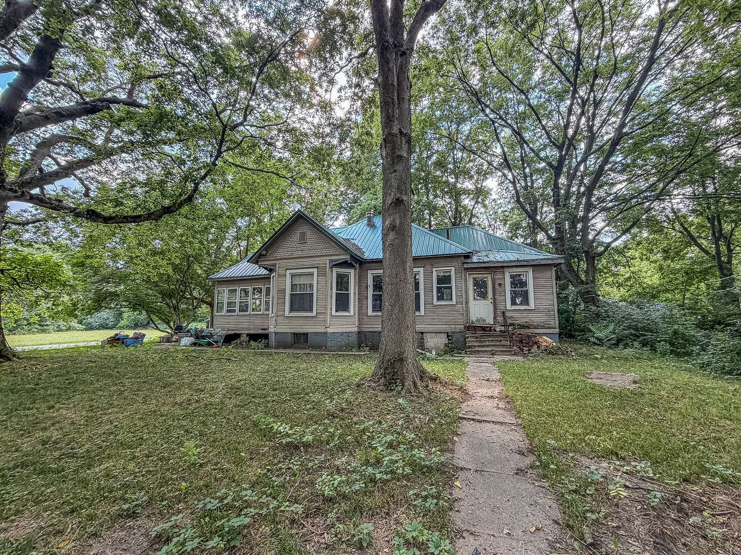 364 E Franklin ST, Bement, IL 61813
