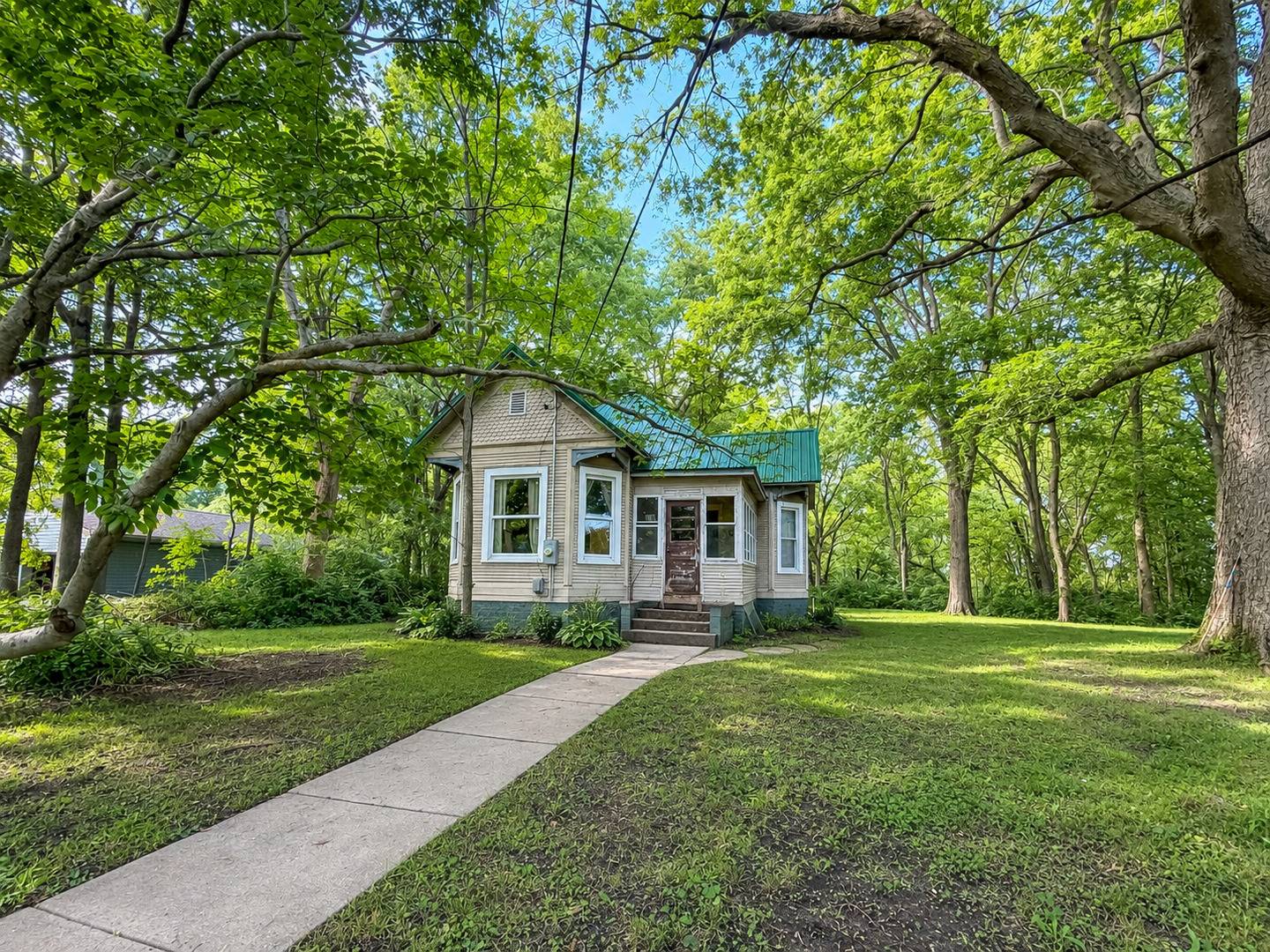 364 E Franklin ST, Bement, IL 61813