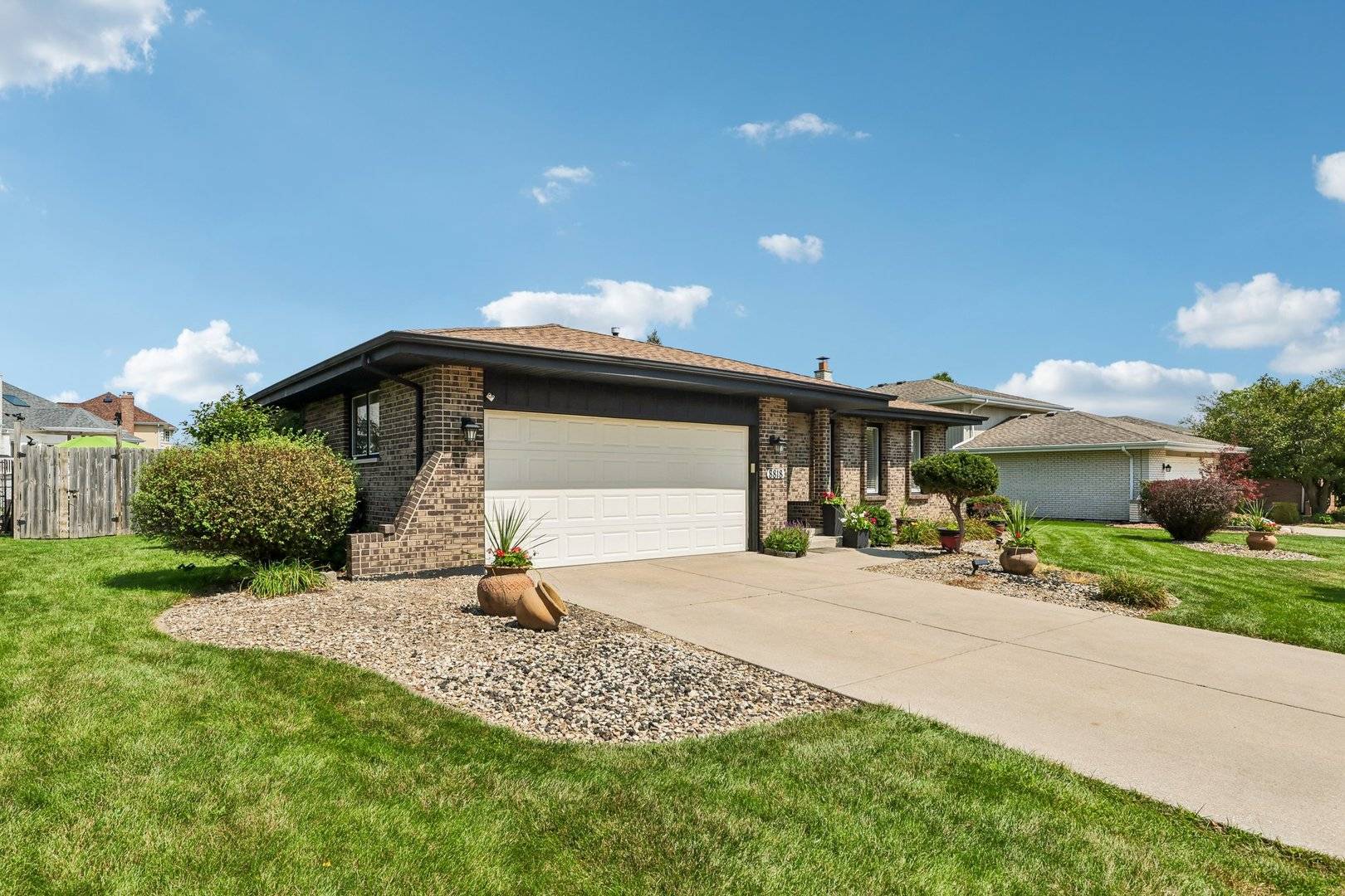 8818 172nd ST, Tinley Park, IL 60487