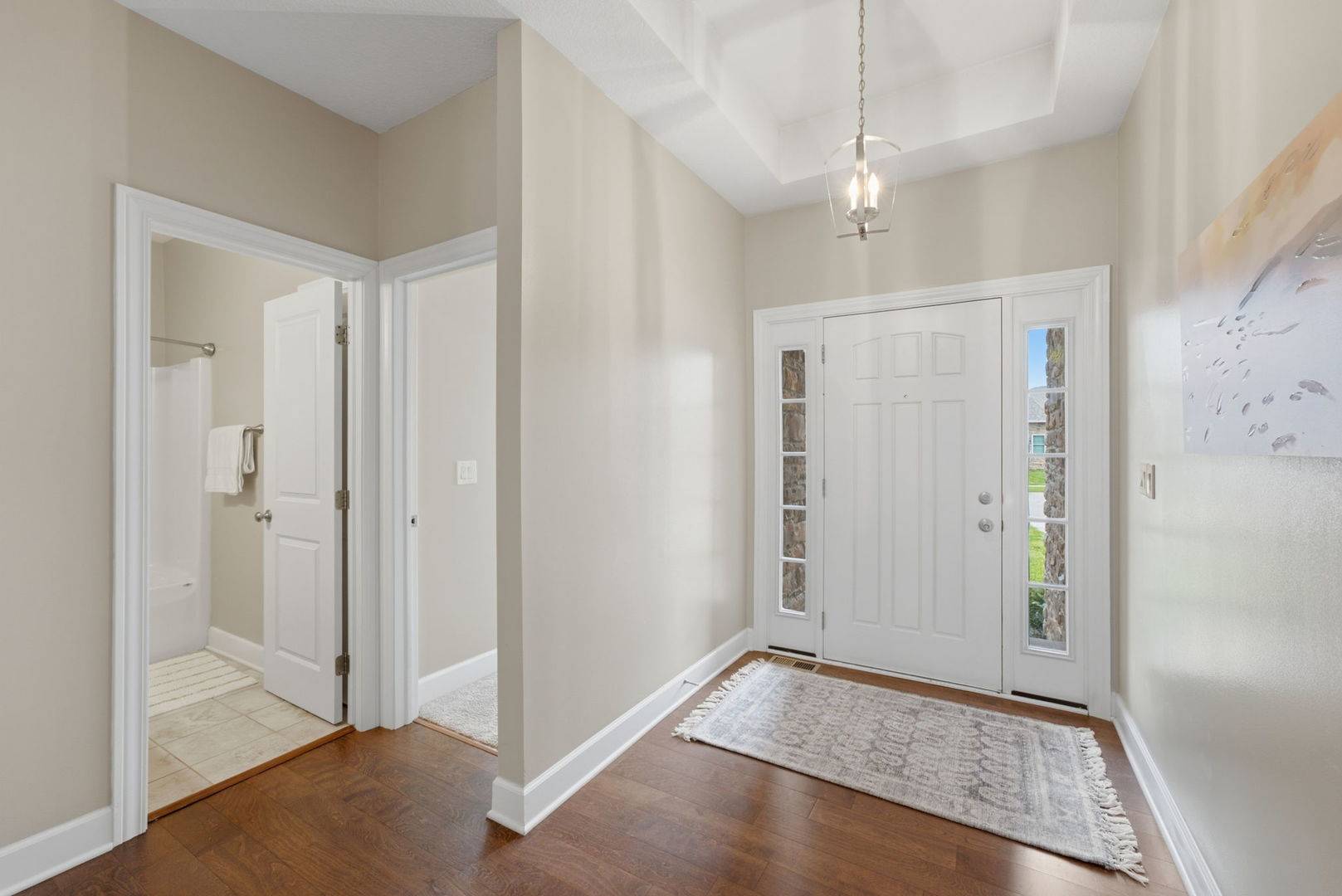 63 Cobblestone LN, Leclaire, IA 52753