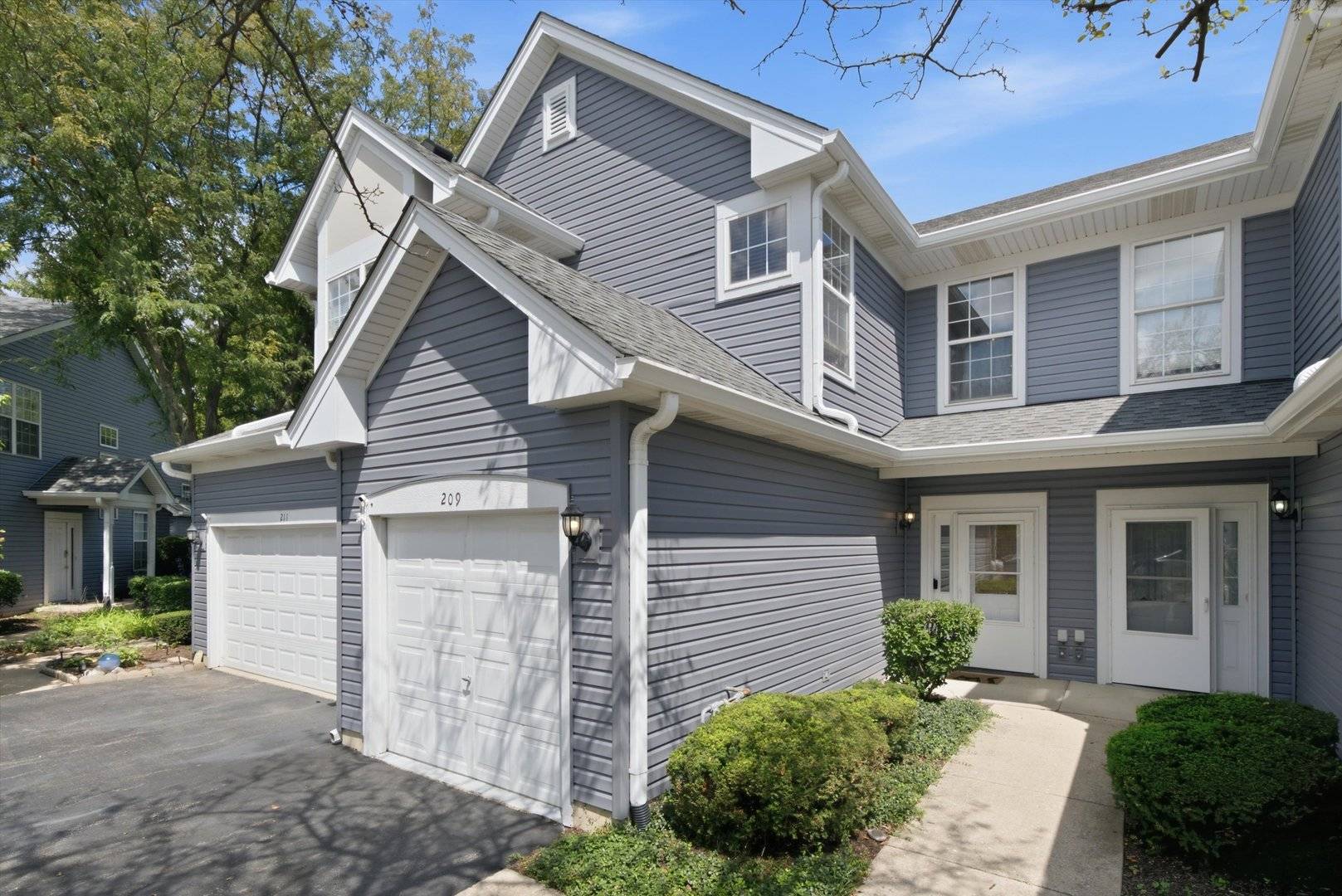 209 Oxford CT, Oswego, IL 60543