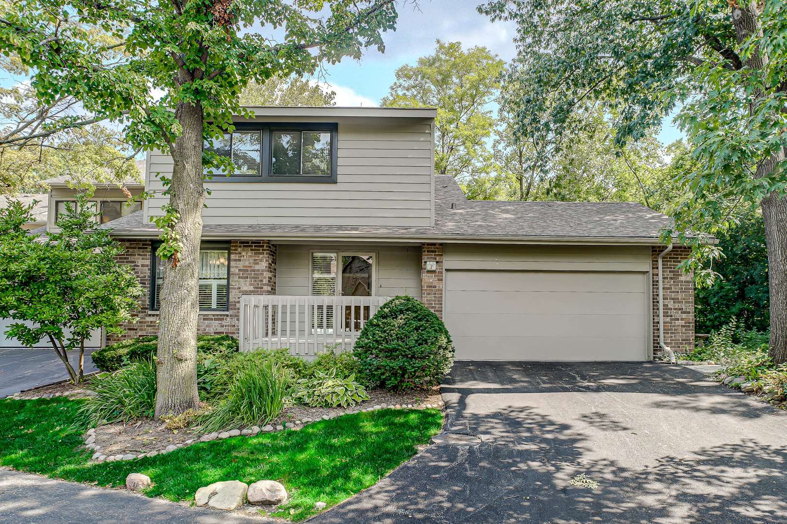 7 Brook LN, Palos Park, IL 60464