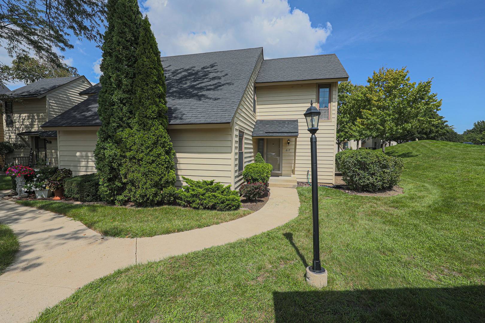 617 Whitney CT #617, Gurnee, IL 60031