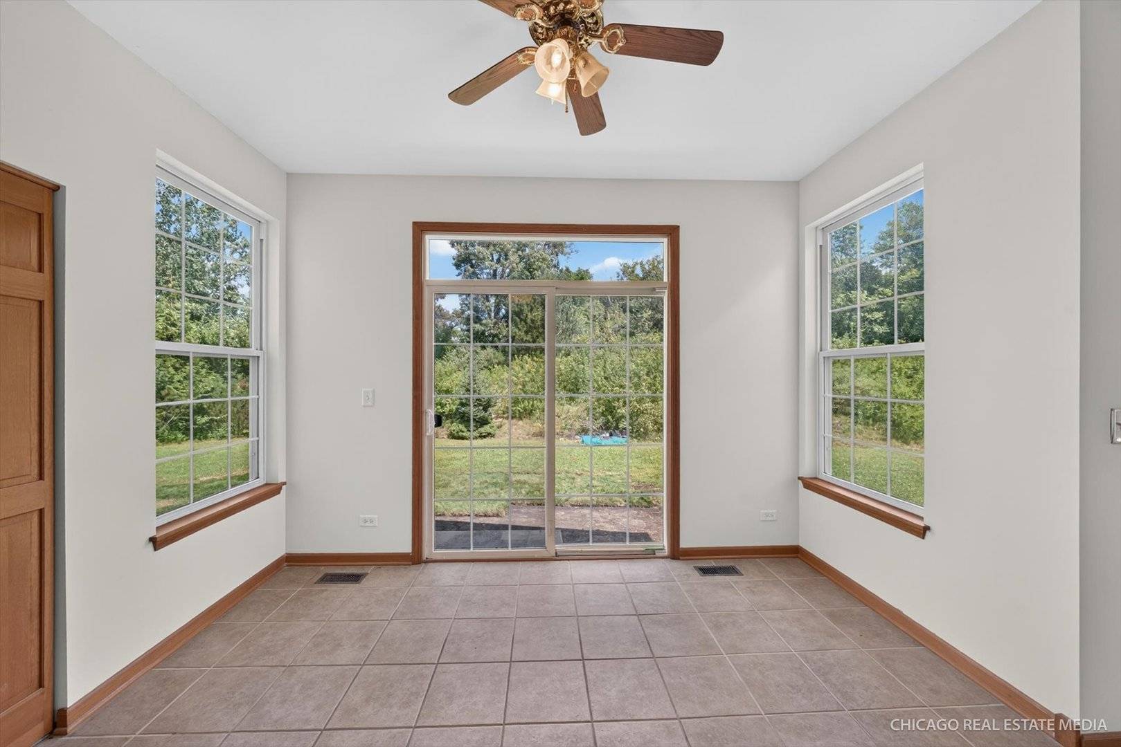 1255 Waterfront LN, Pingree Grove, IL 60140