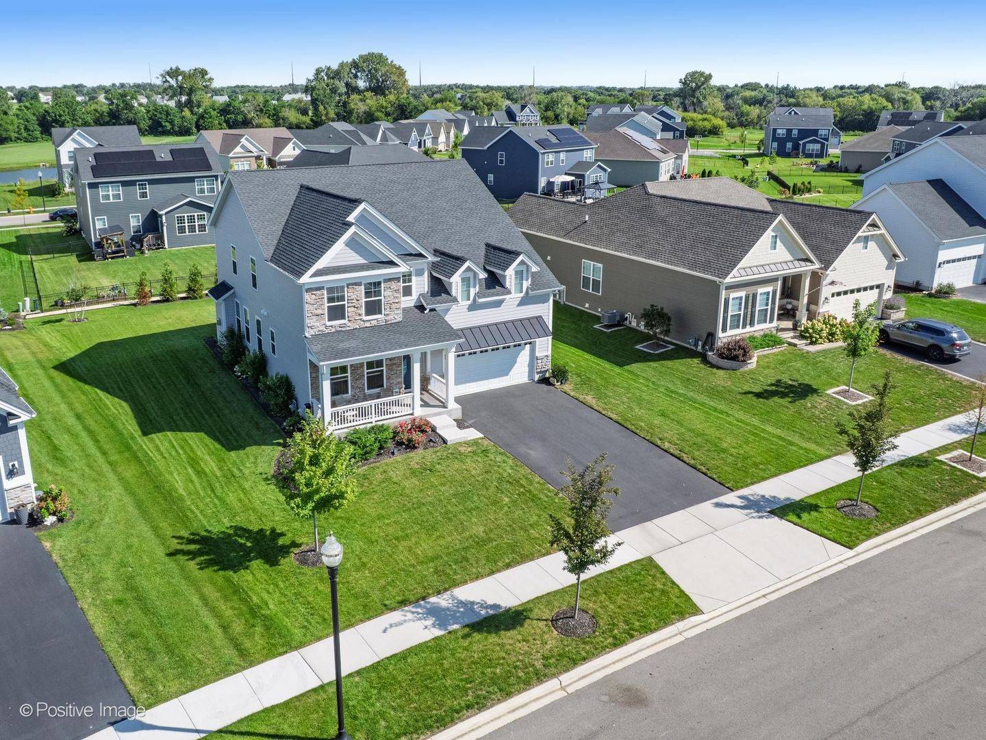 3550 Doral DR, Elgin, IL 60124