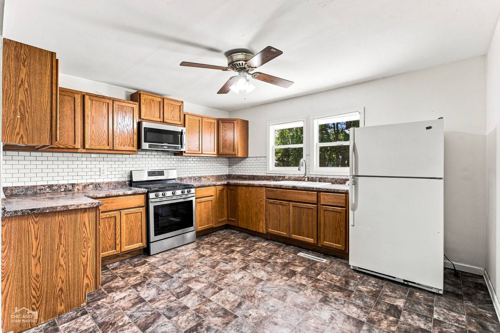 4515 Willow LN, Mchenry, IL 60050