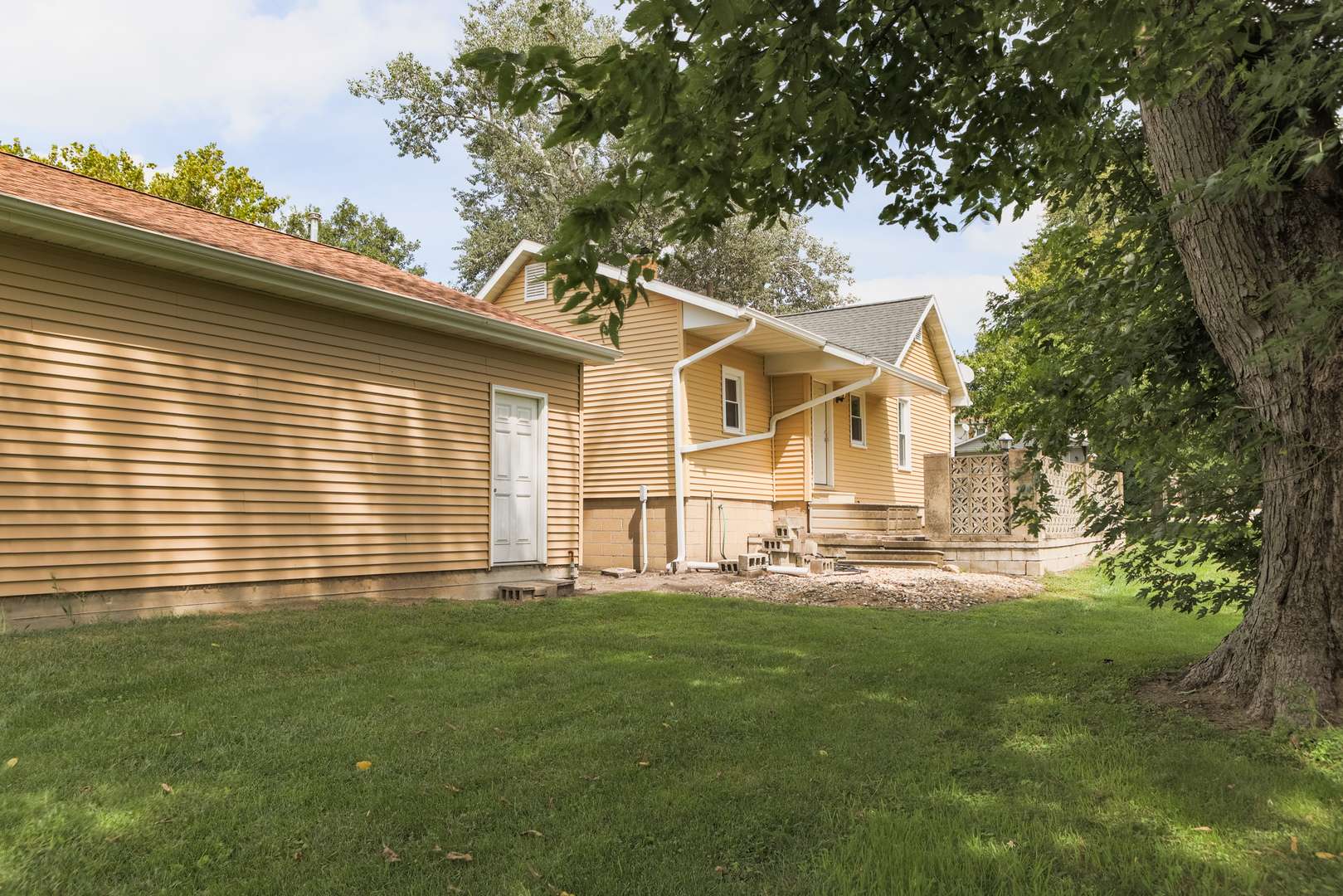 406 N Birch ST, Wenona, IL 61377