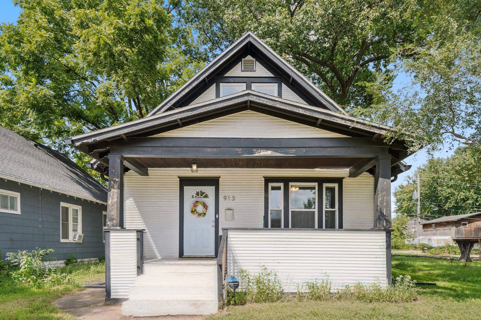 913 12th AVE, Rock Island, IL 61201