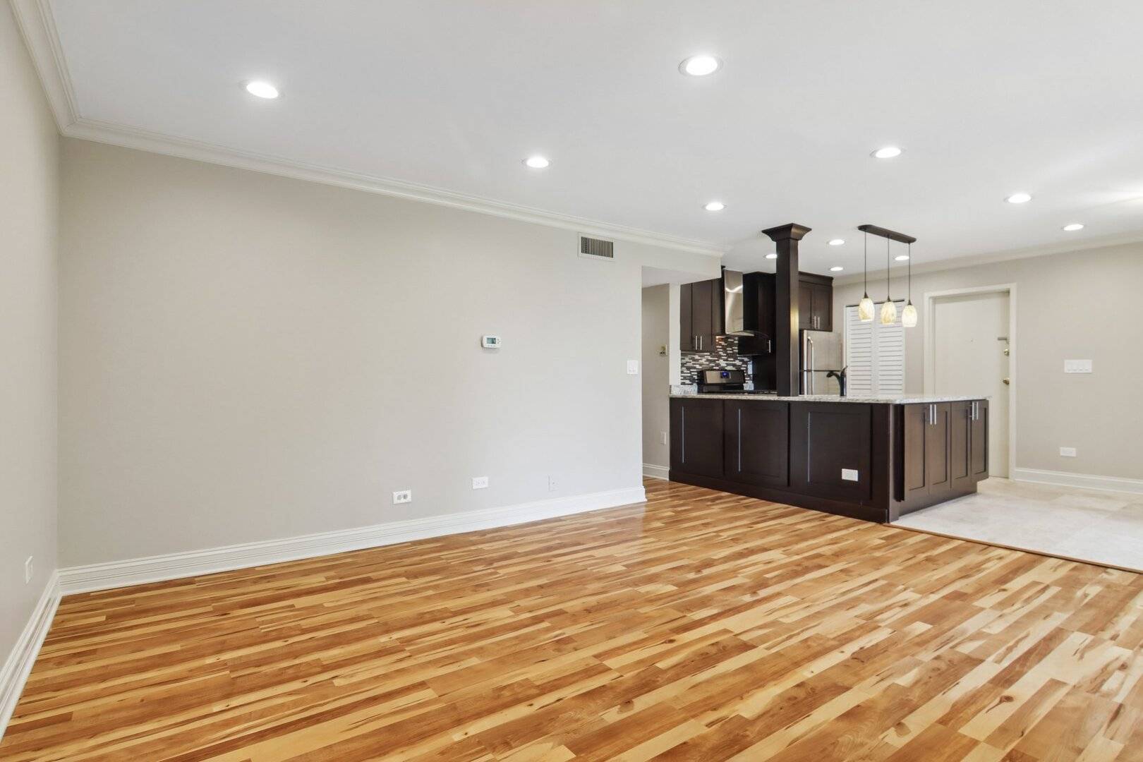101 E Janata BLVD #3B, Lombard, IL 60148