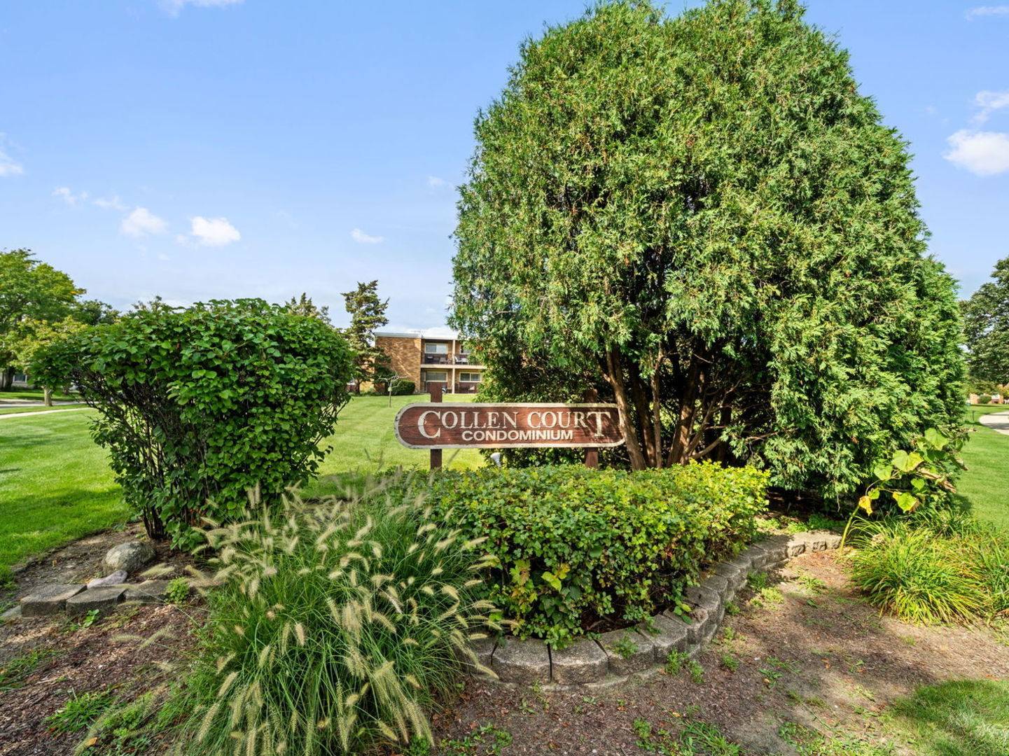 212 Collen DR #121, Lombard, IL 60148