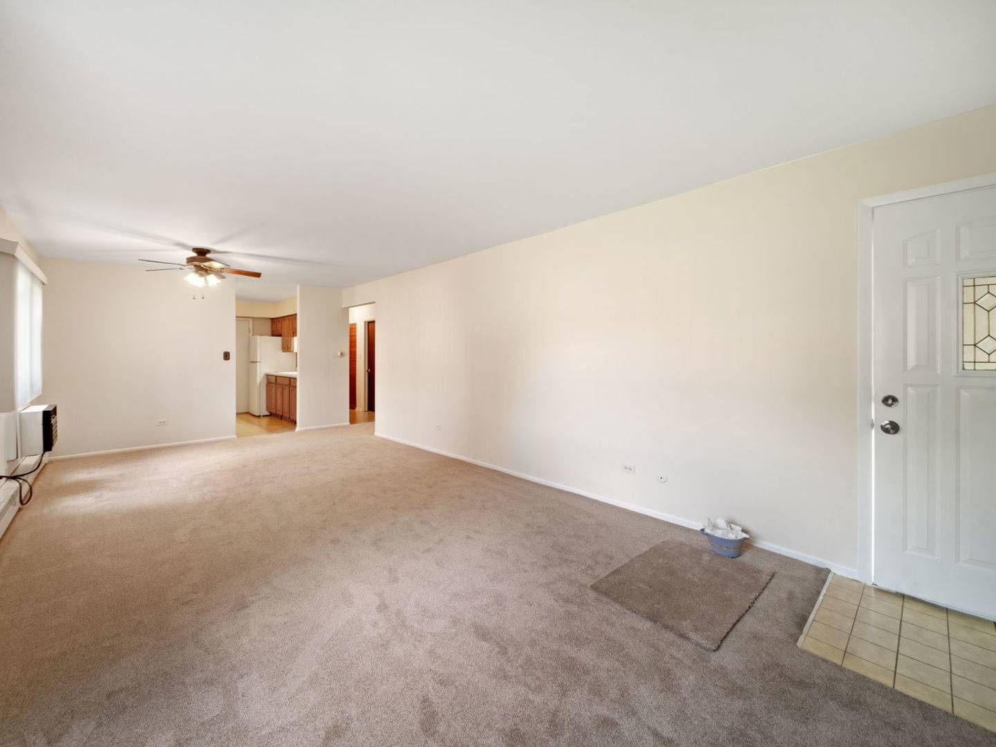 212 Collen DR #121, Lombard, IL 60148