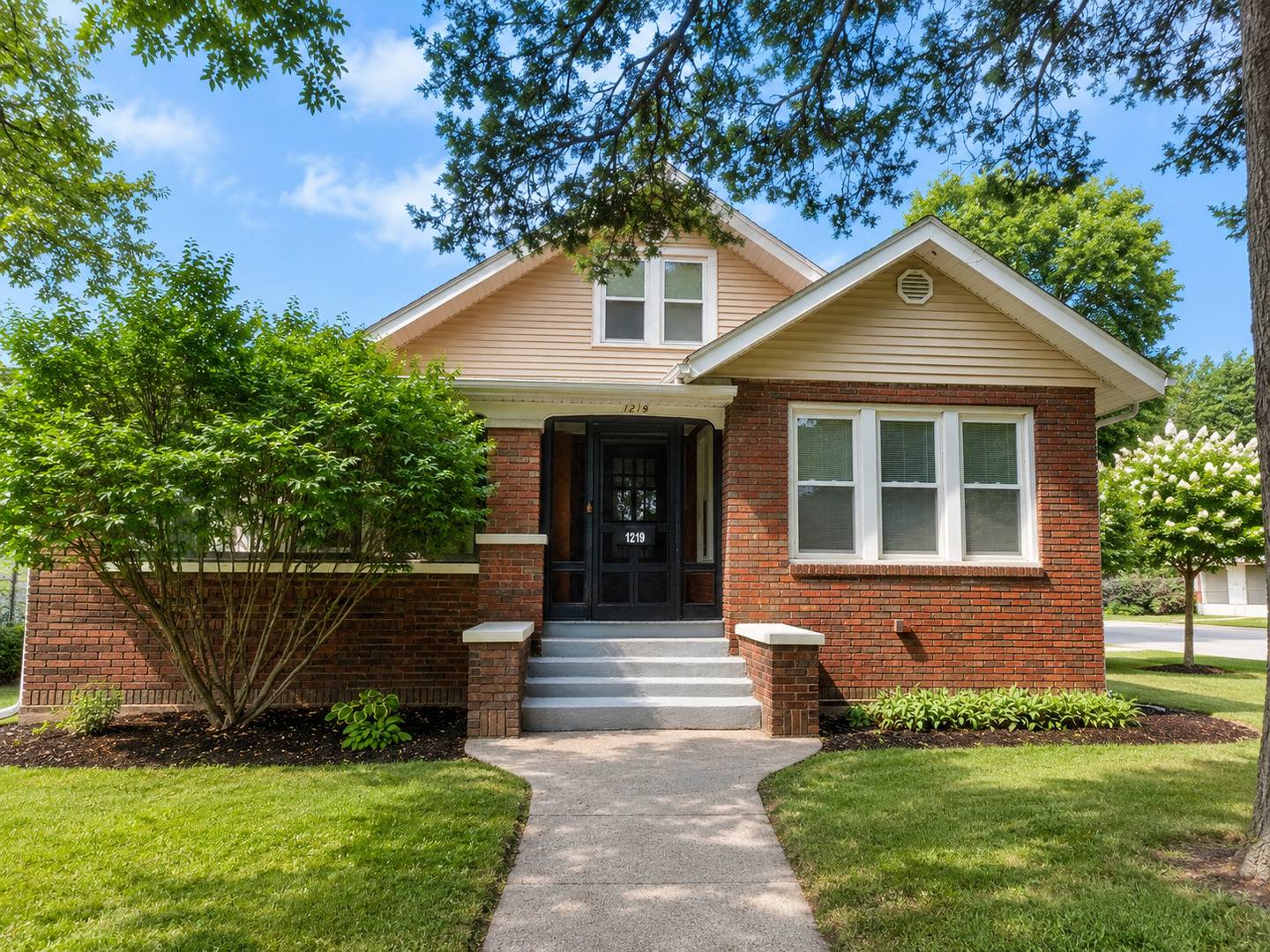 1219 25th AVE, Rock Island, IL 61201