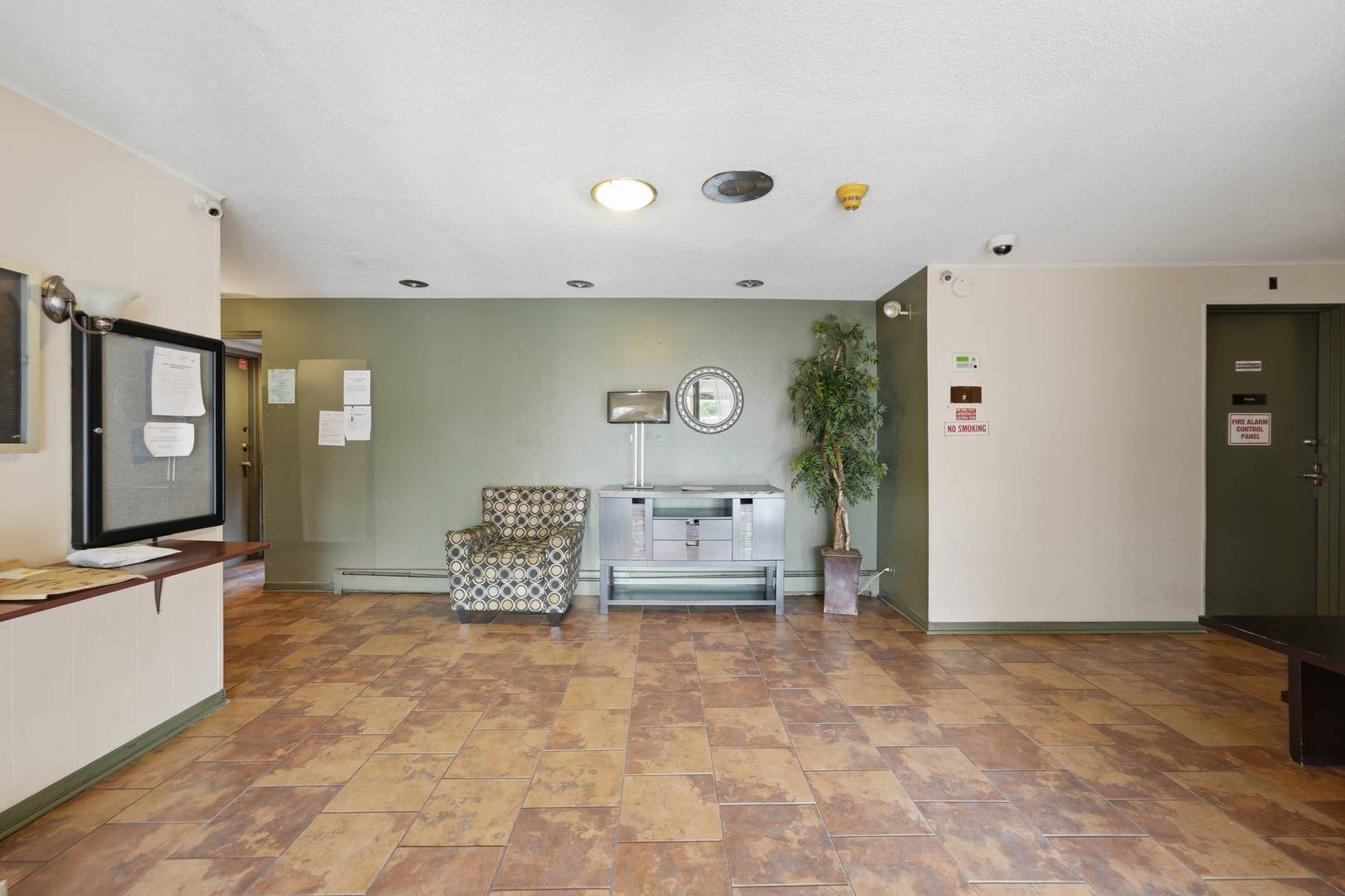 7650 W Altgeld ST #305, Elmwood Park, IL 60707
