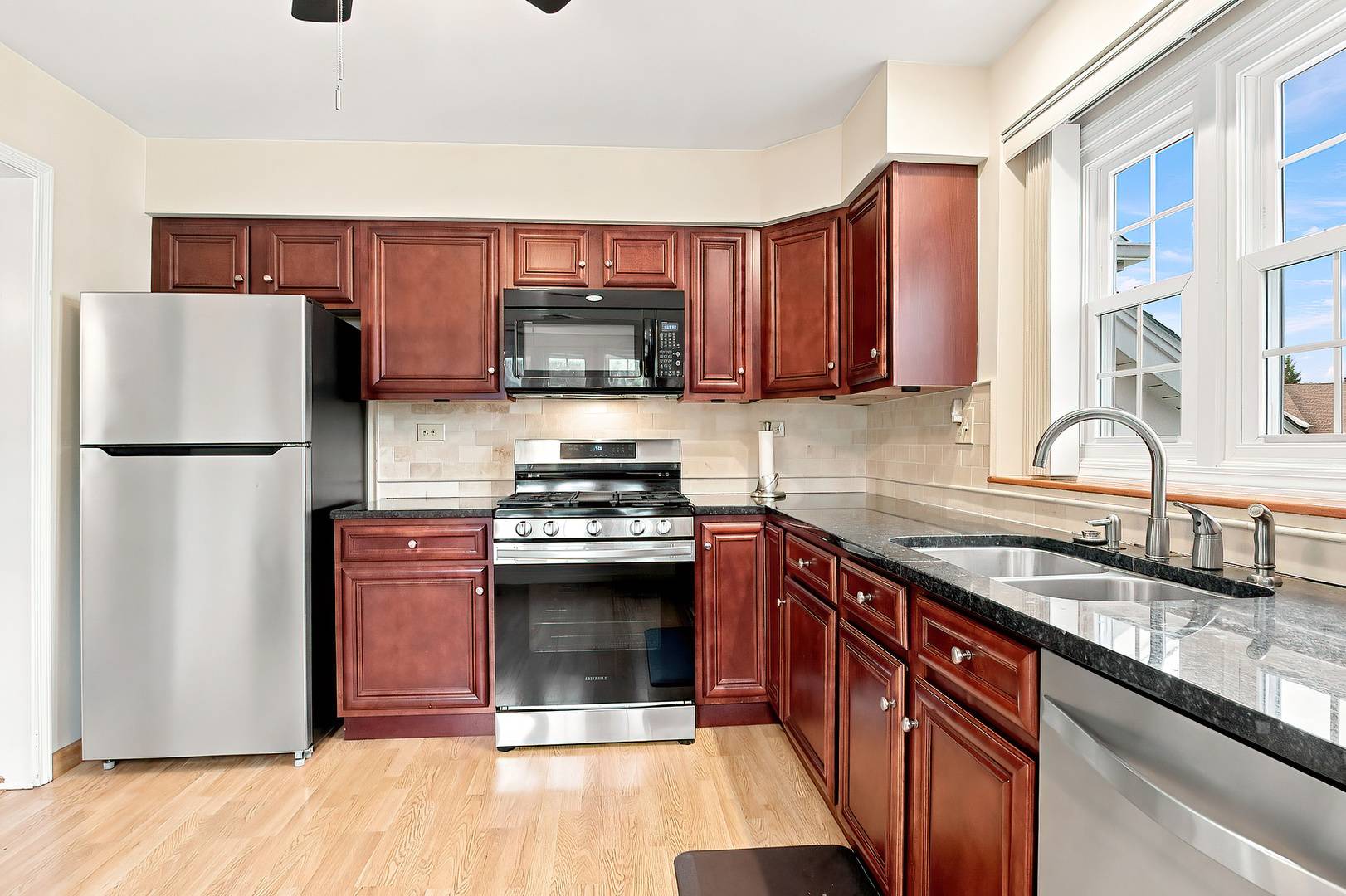 556 Park View TER #17-5, Buffalo Grove, IL 60089