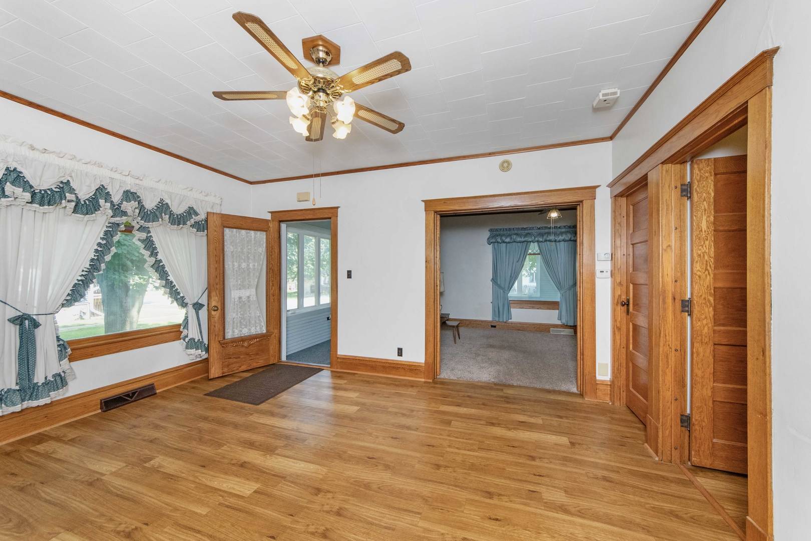 320 Walnut ST, Minonk, IL 61760