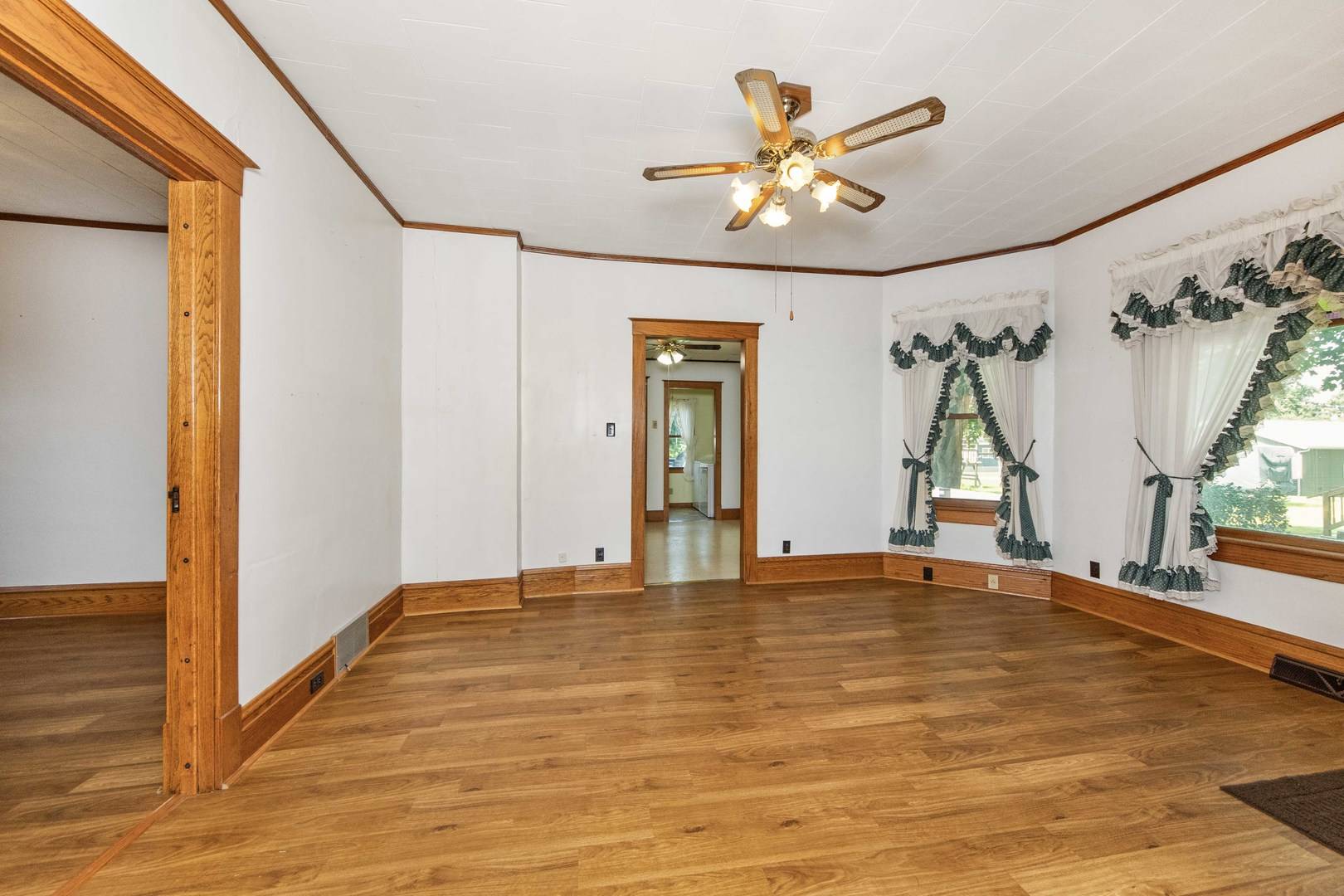 320 Walnut ST, Minonk, IL 61760
