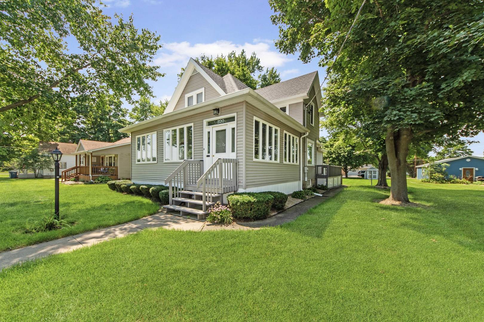 320 Walnut ST, Minonk, IL 61760