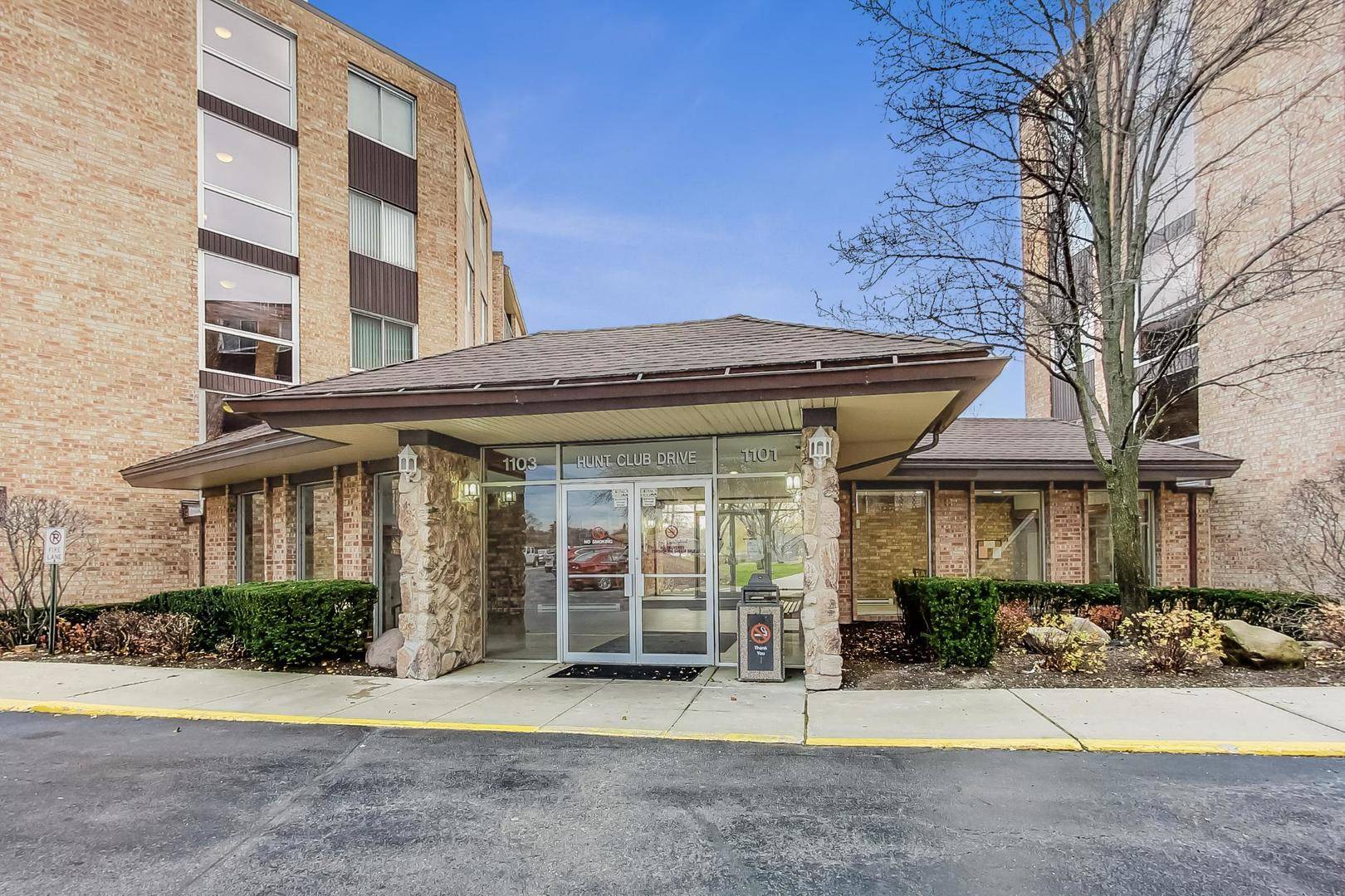 1101 S Hunt Club DR #204, Mount Prospect, IL 60056