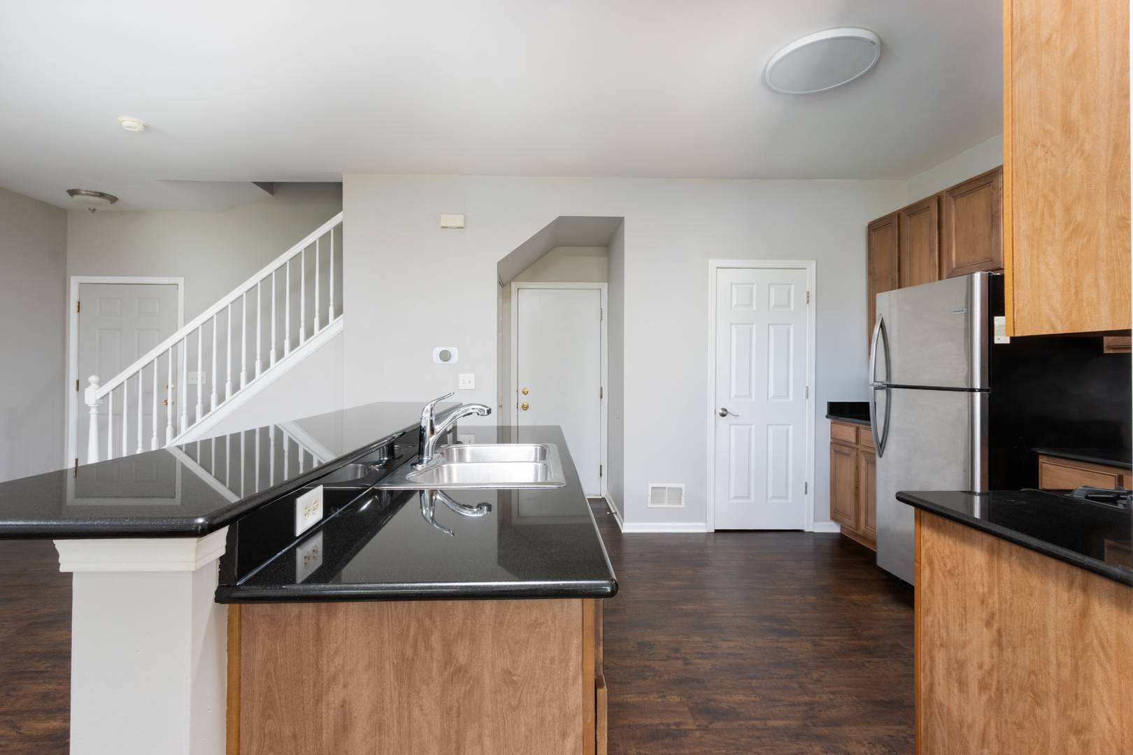 2521 Evergreen CIR, Mchenry, IL 60050