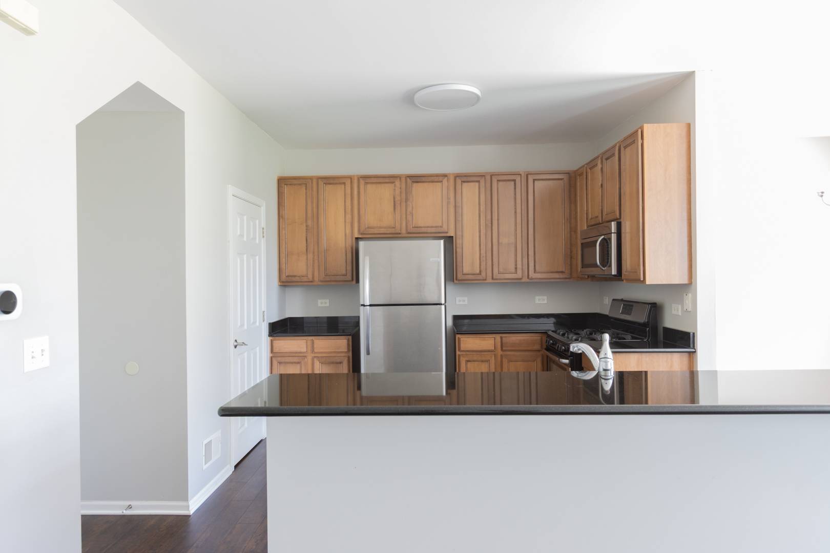 2521 Evergreen CIR, Mchenry, IL 60050