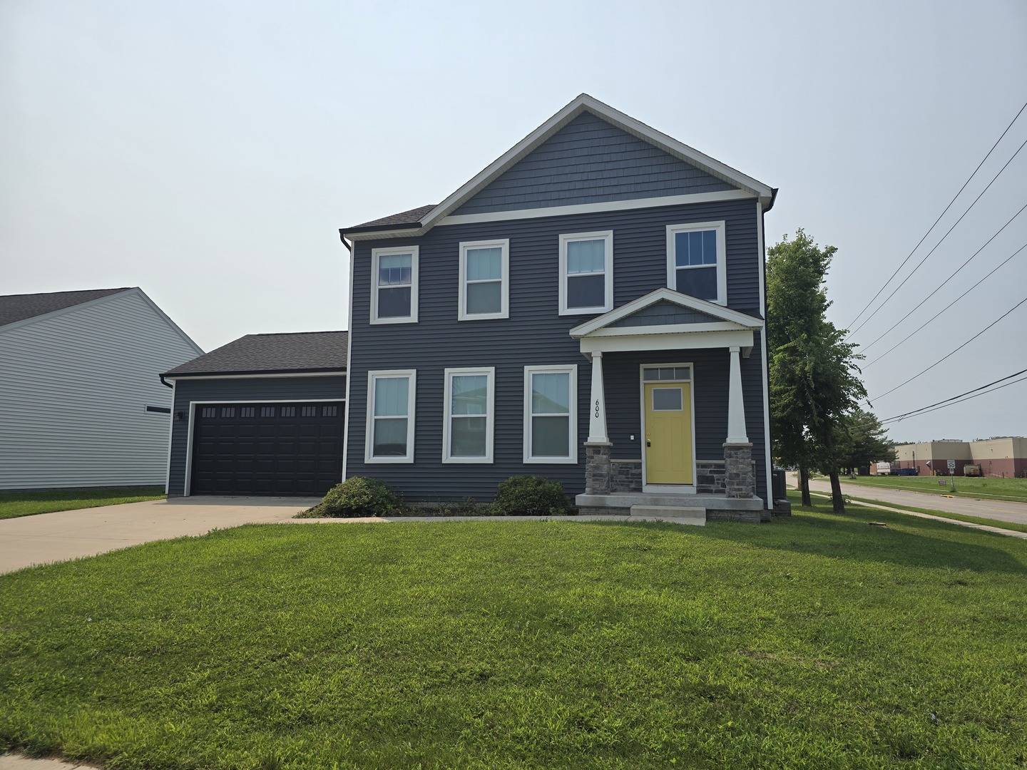 600 17th AVE, Silvis, IL 61282