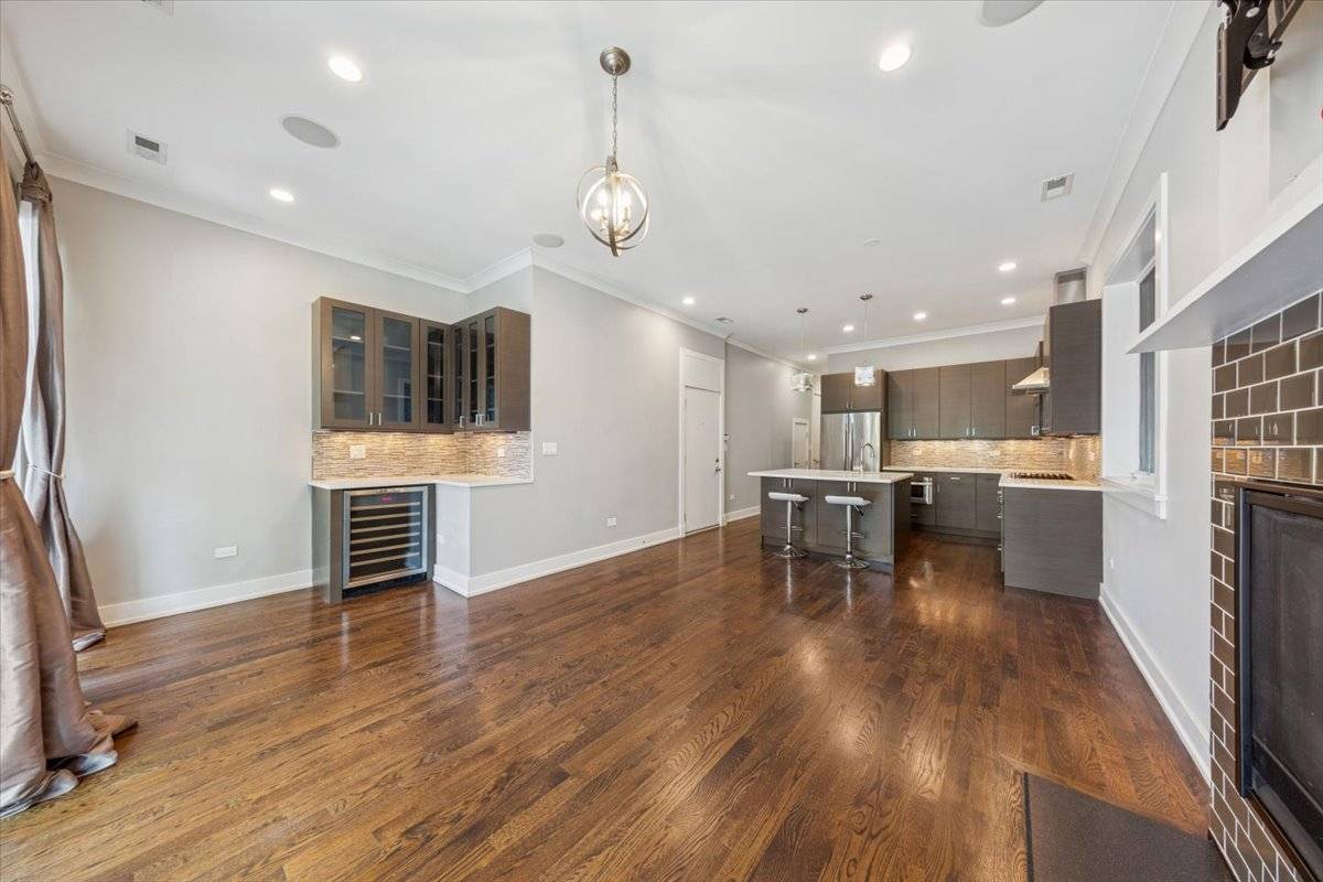 3541 N Sheffield AVE #2, Chicago, IL 60657