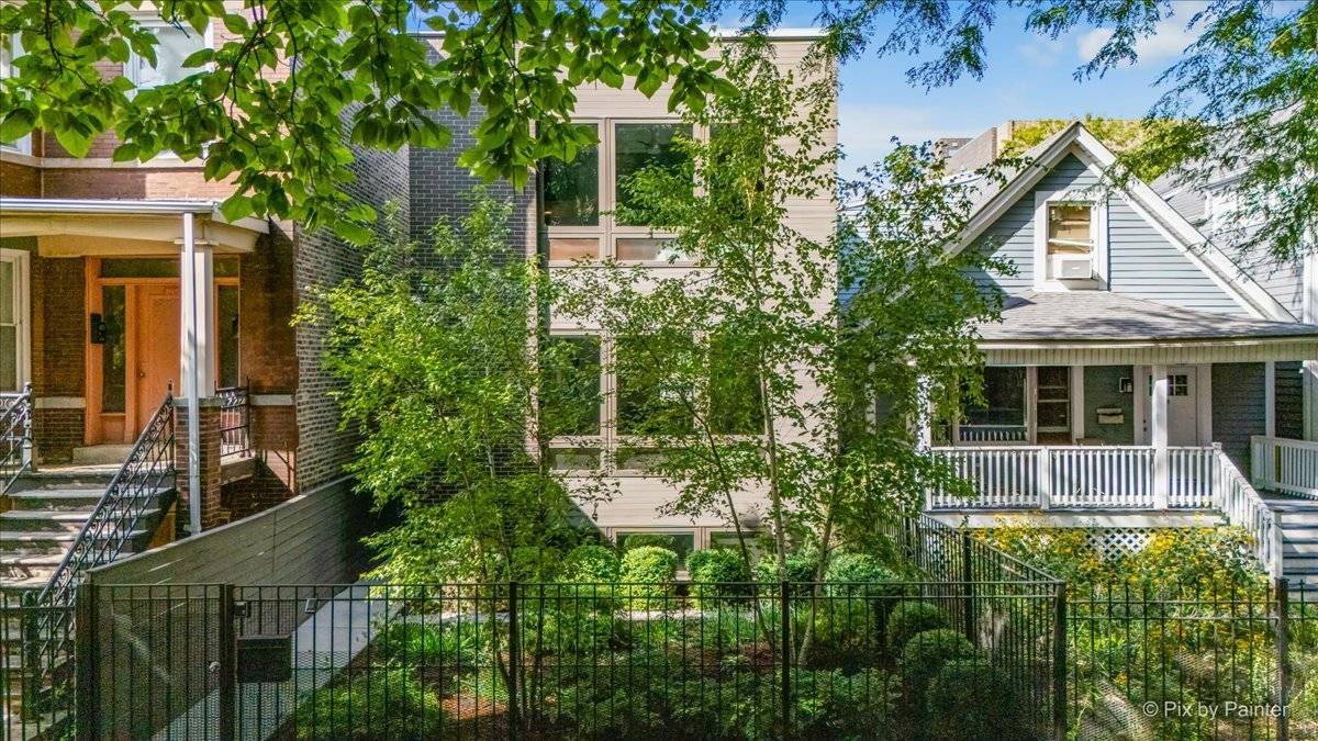 2948 W Belden AVE, Chicago, IL 60647