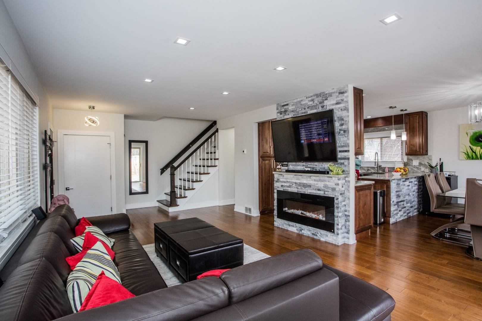 431 N Northwest HWY #B, Park Ridge, IL 60068