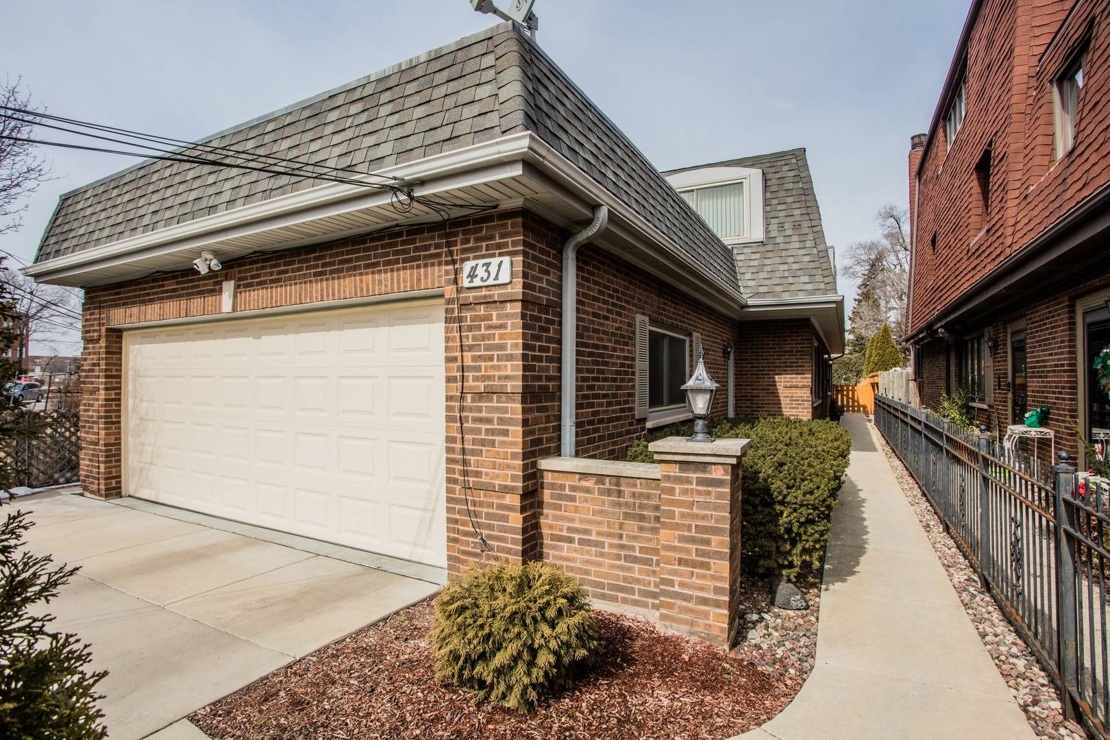 431 N Northwest HWY #B, Park Ridge, IL 60068
