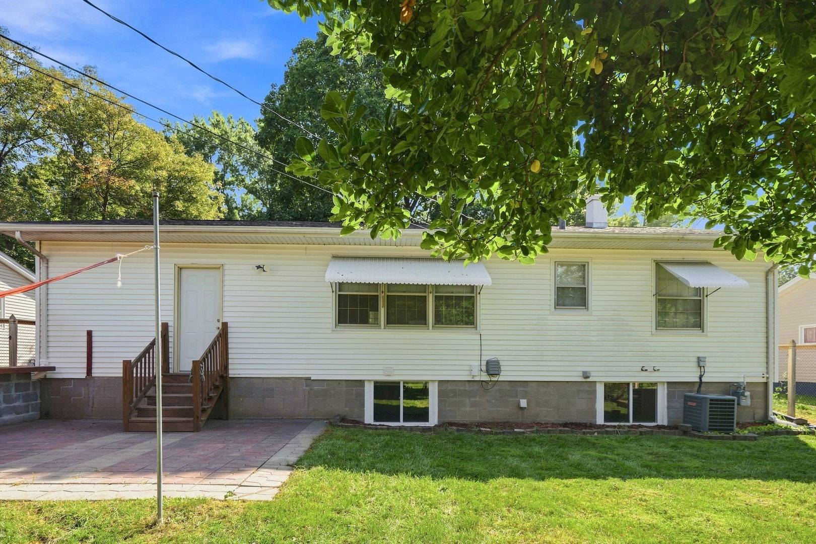 3710 N PINE ST, Davenport, IA 52806