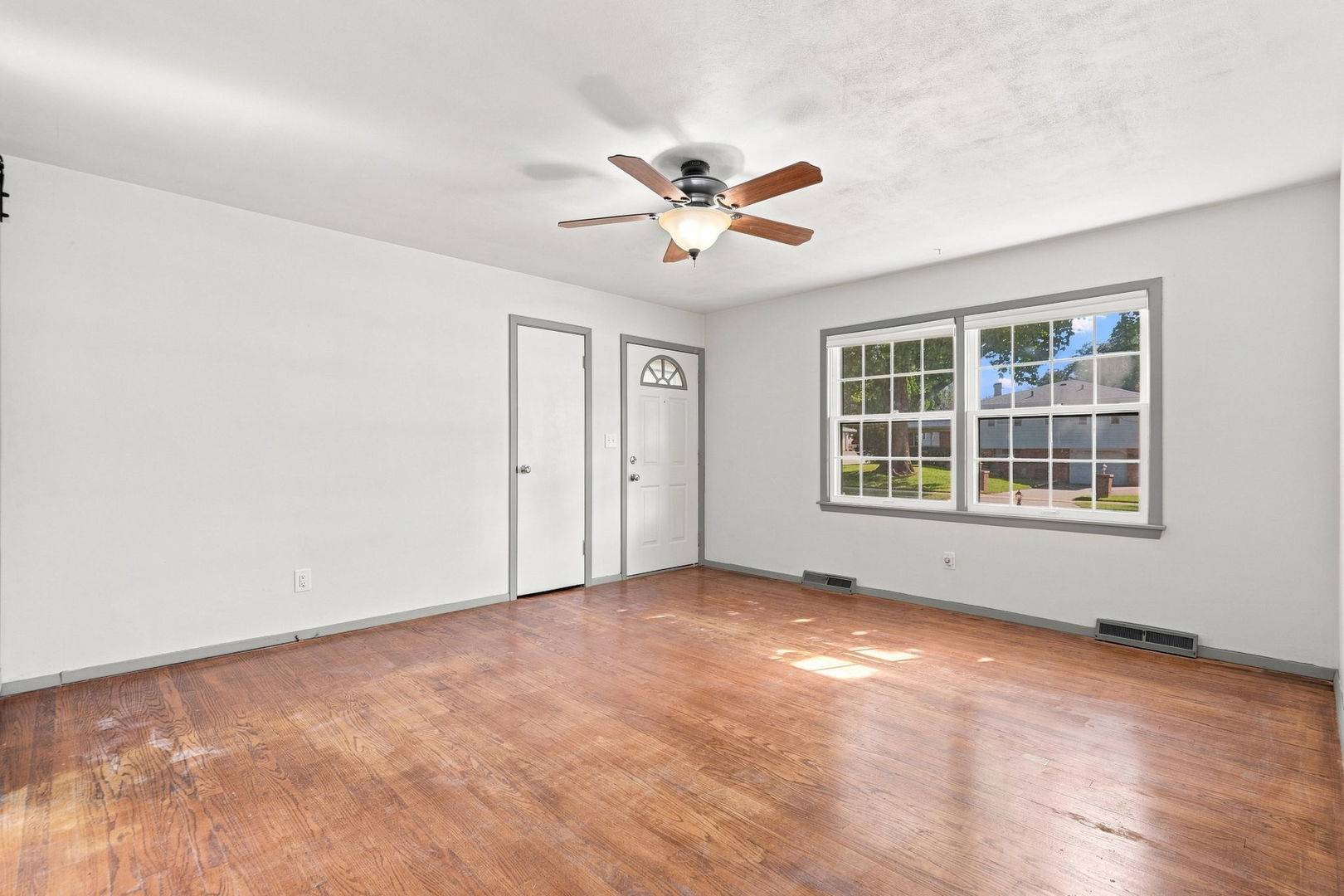 3710 N PINE ST, Davenport, IA 52806